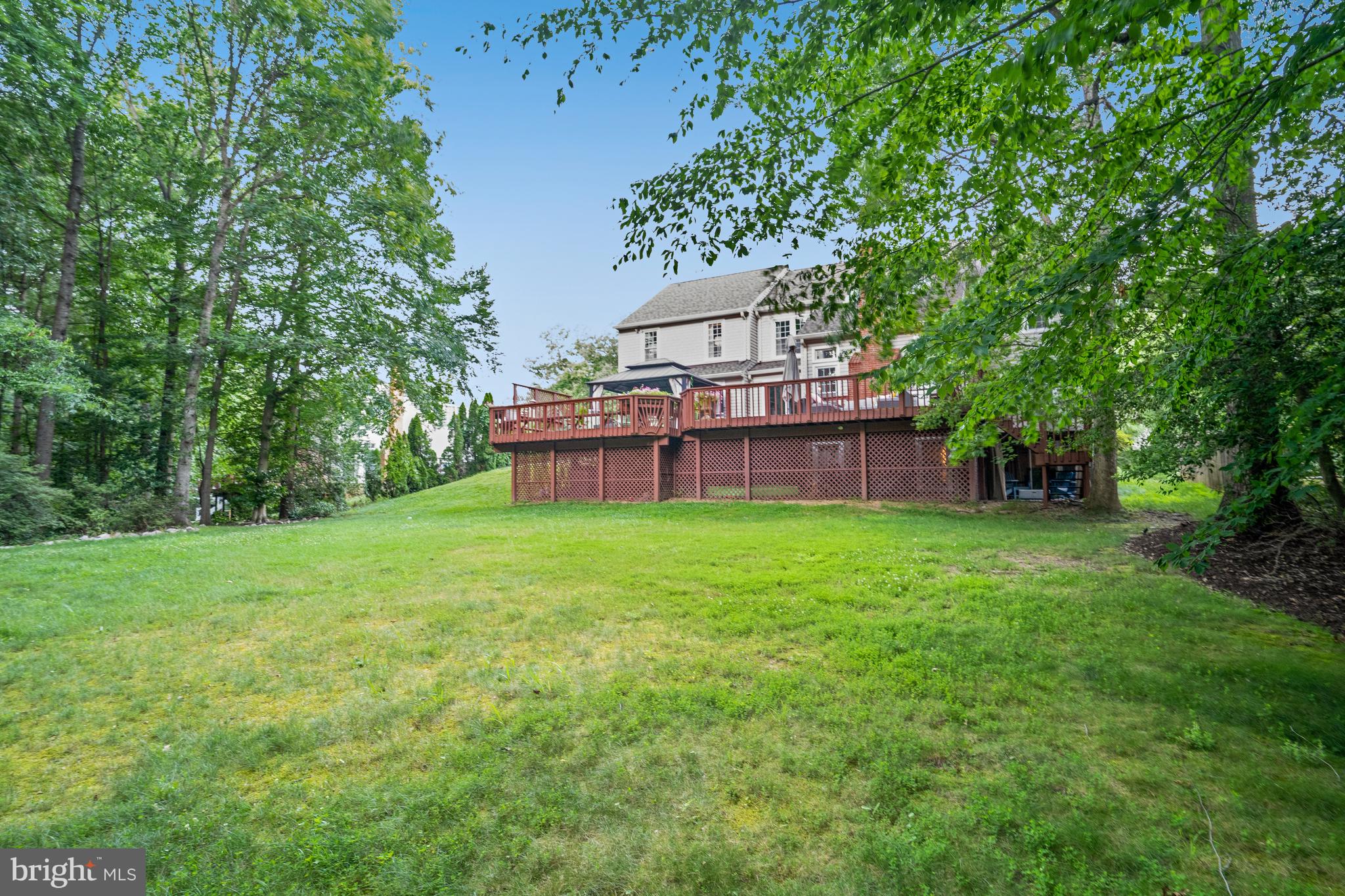 BURKE LAKE ESTATES - Residential