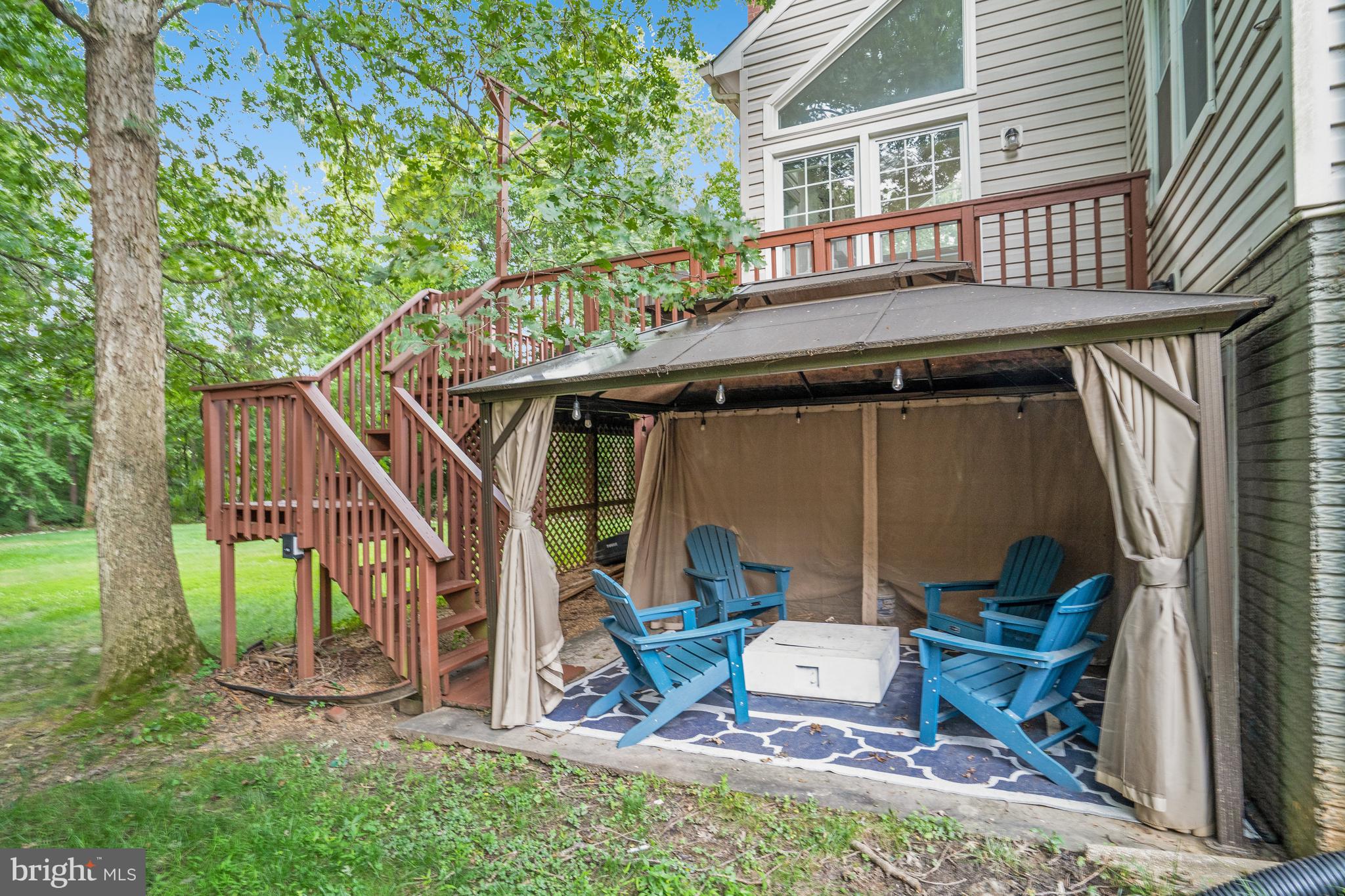 BURKE LAKE ESTATES - Residential