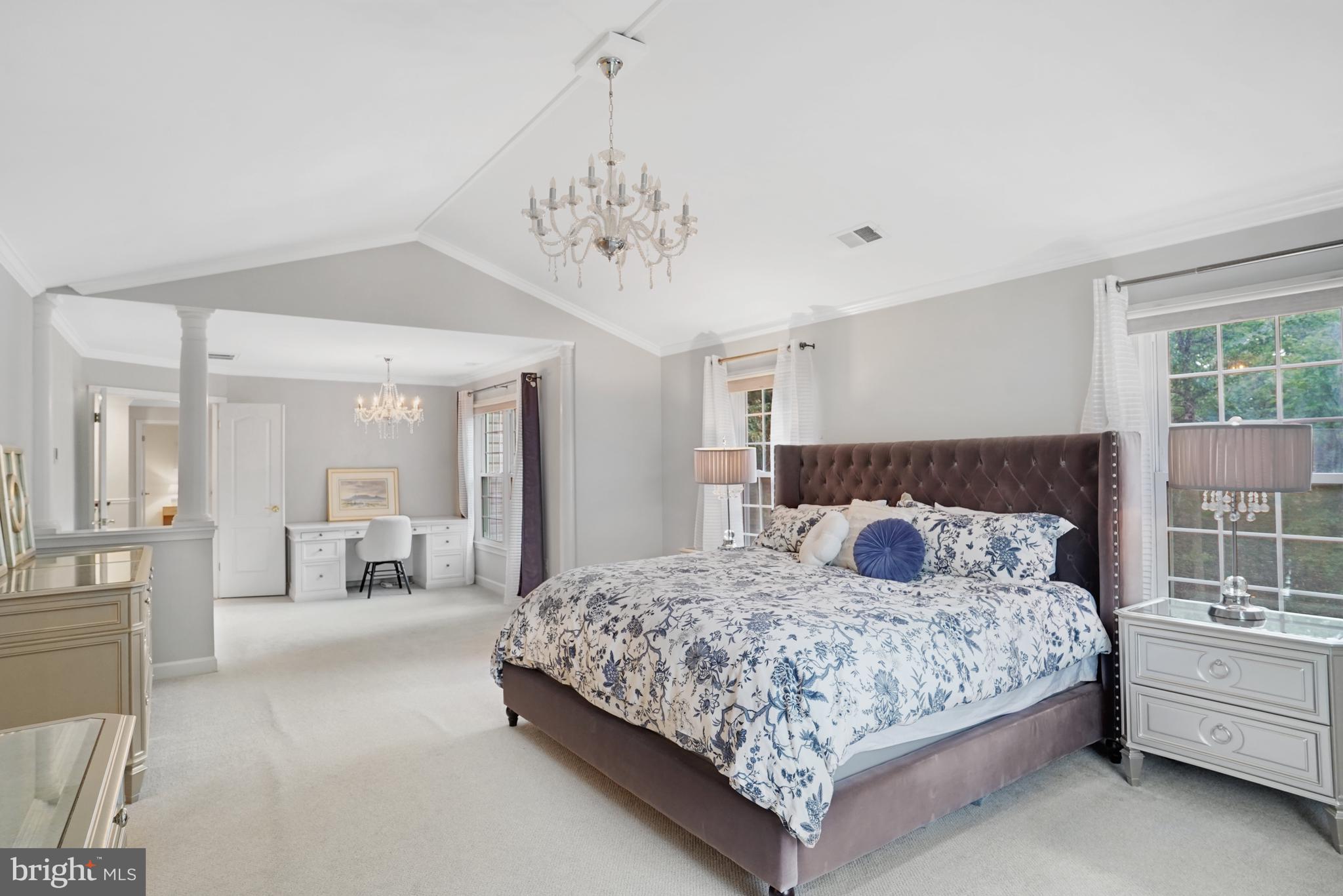 BURKE LAKE ESTATES - Residential