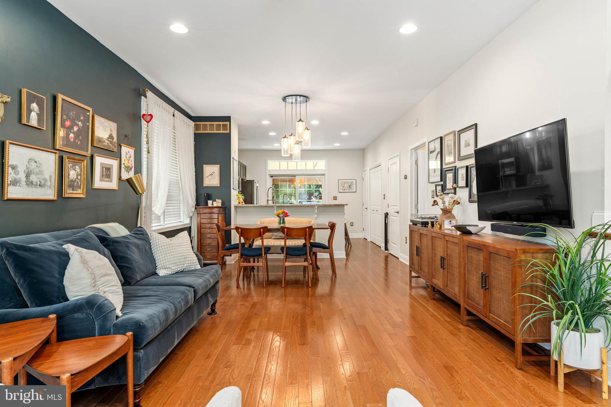 311 W 3RD AVENUE