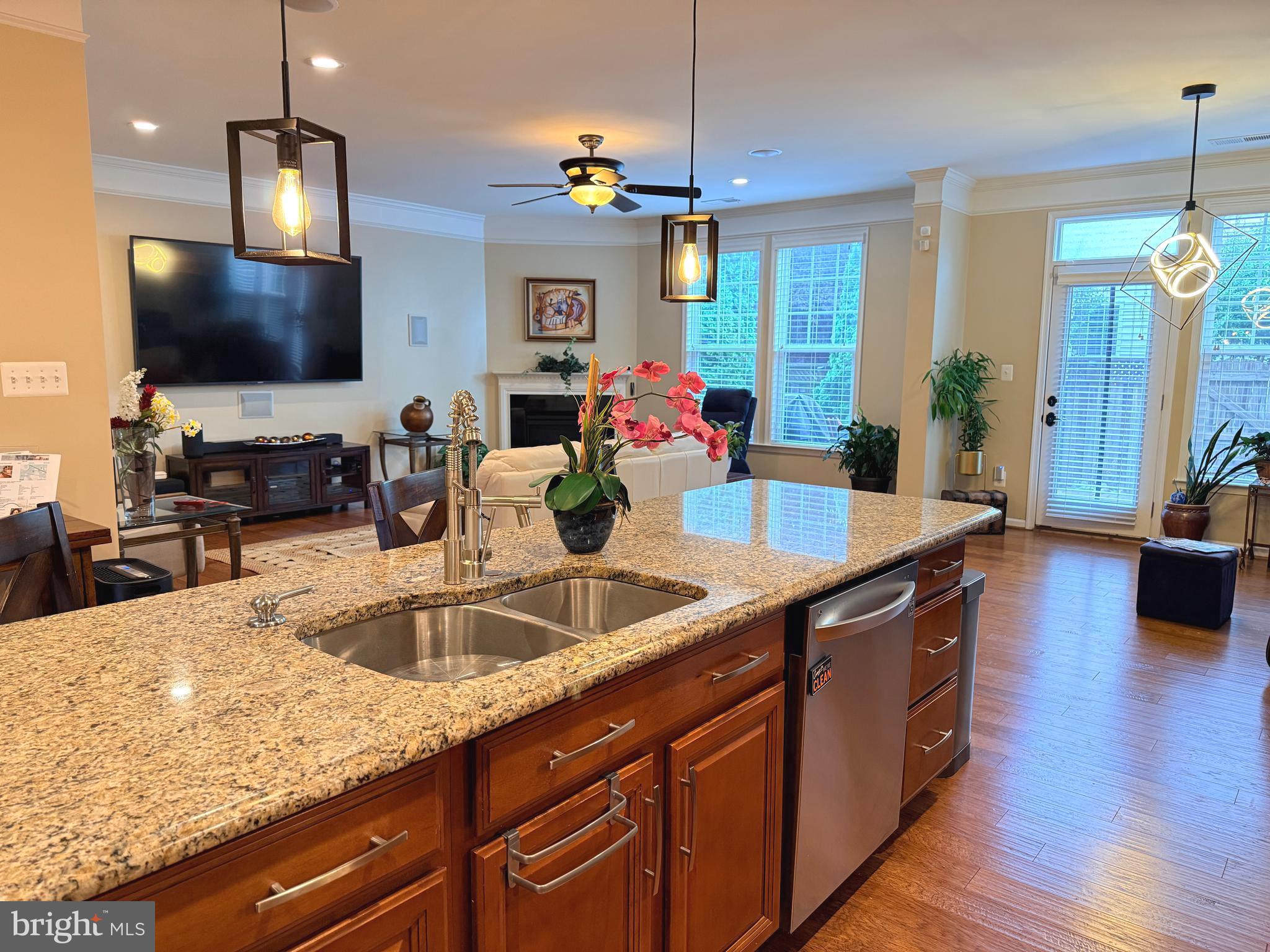 24619 GREYSTEEL SQUARE