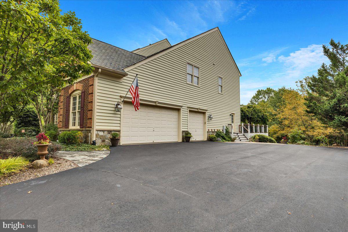 CEDAR CREST - Residential