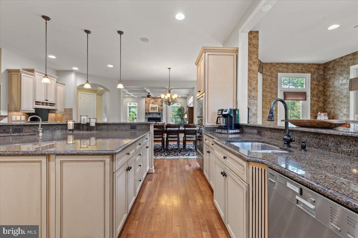 CEDAR CREST - Residential