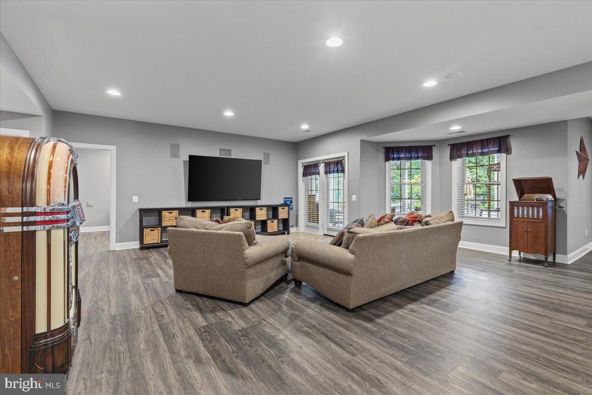 CEDAR CREST - Residential