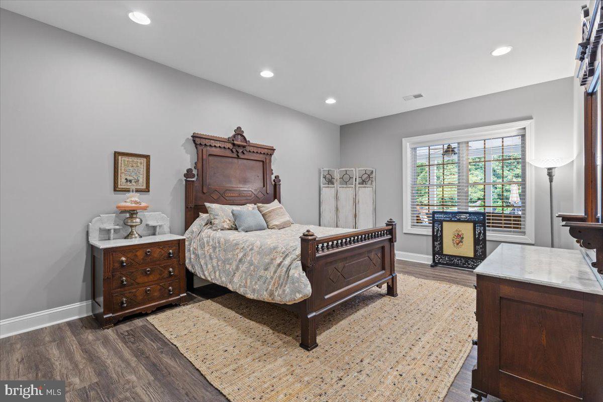 CEDAR CREST - Residential