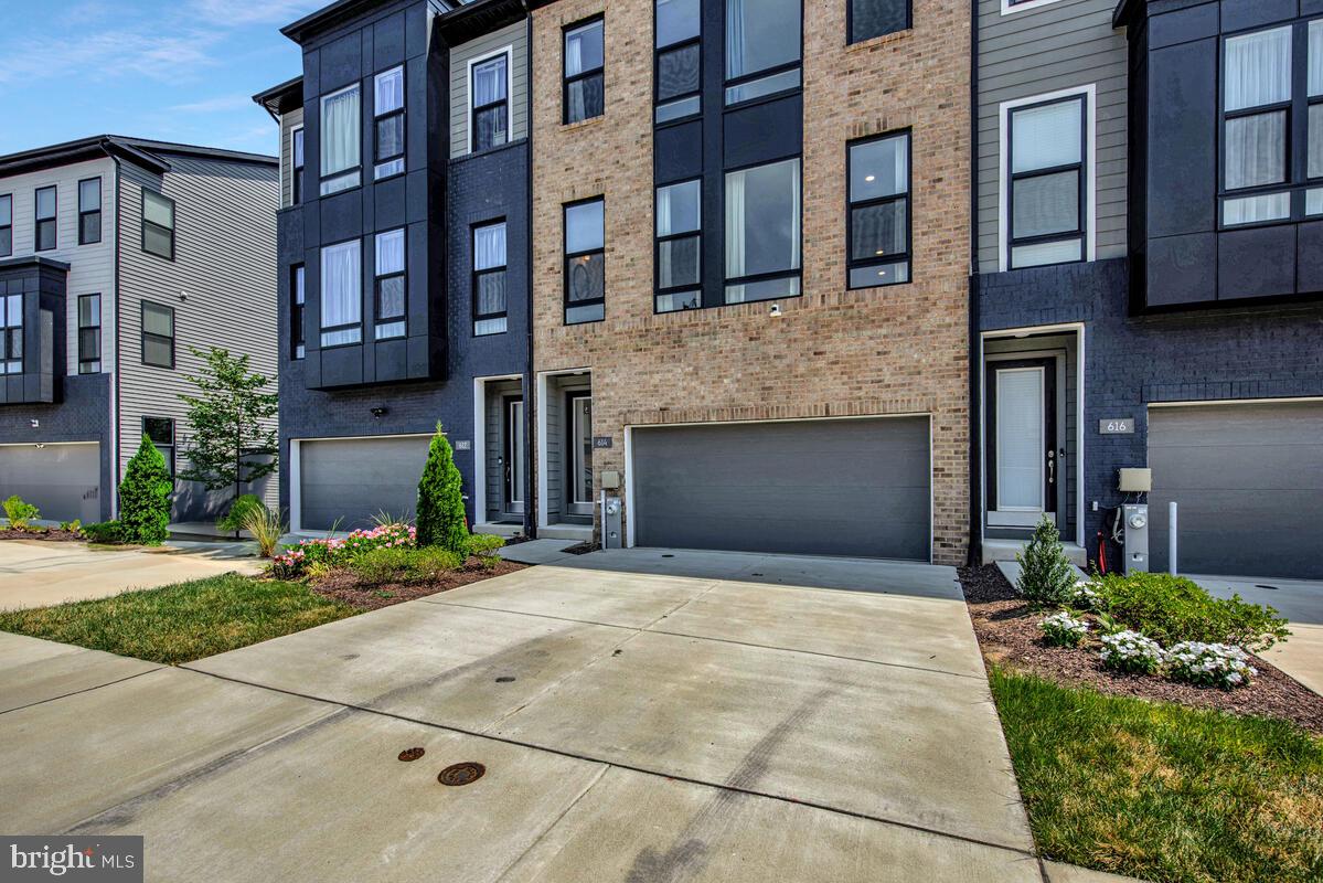 614 GLEN LAKE DRIVE