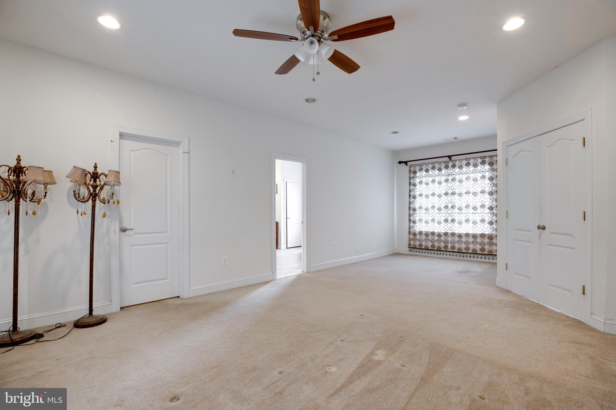 FAIRFAX HEIGHTS - Residential