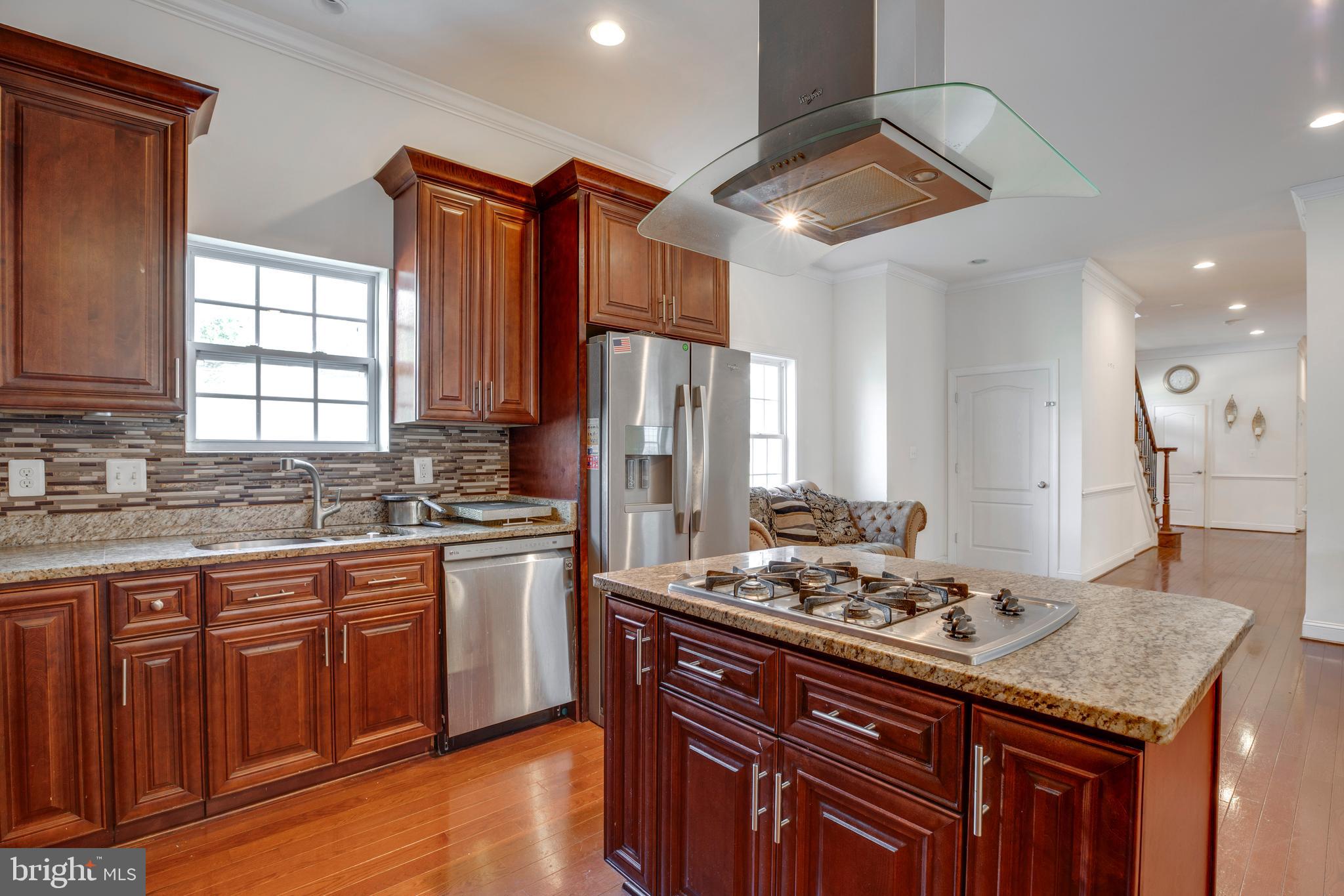 FAIRFAX HEIGHTS - Residential