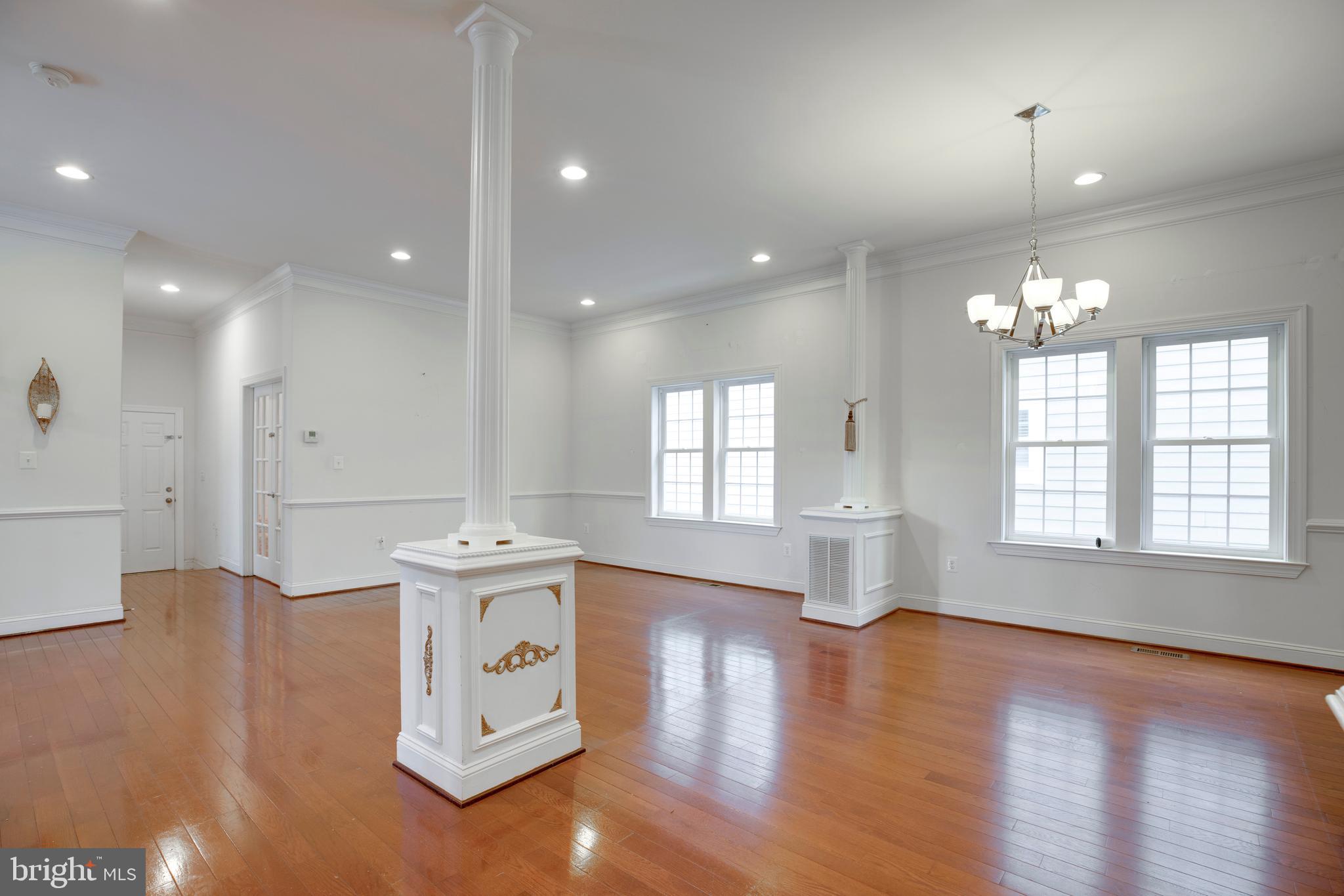 FAIRFAX HEIGHTS - Residential