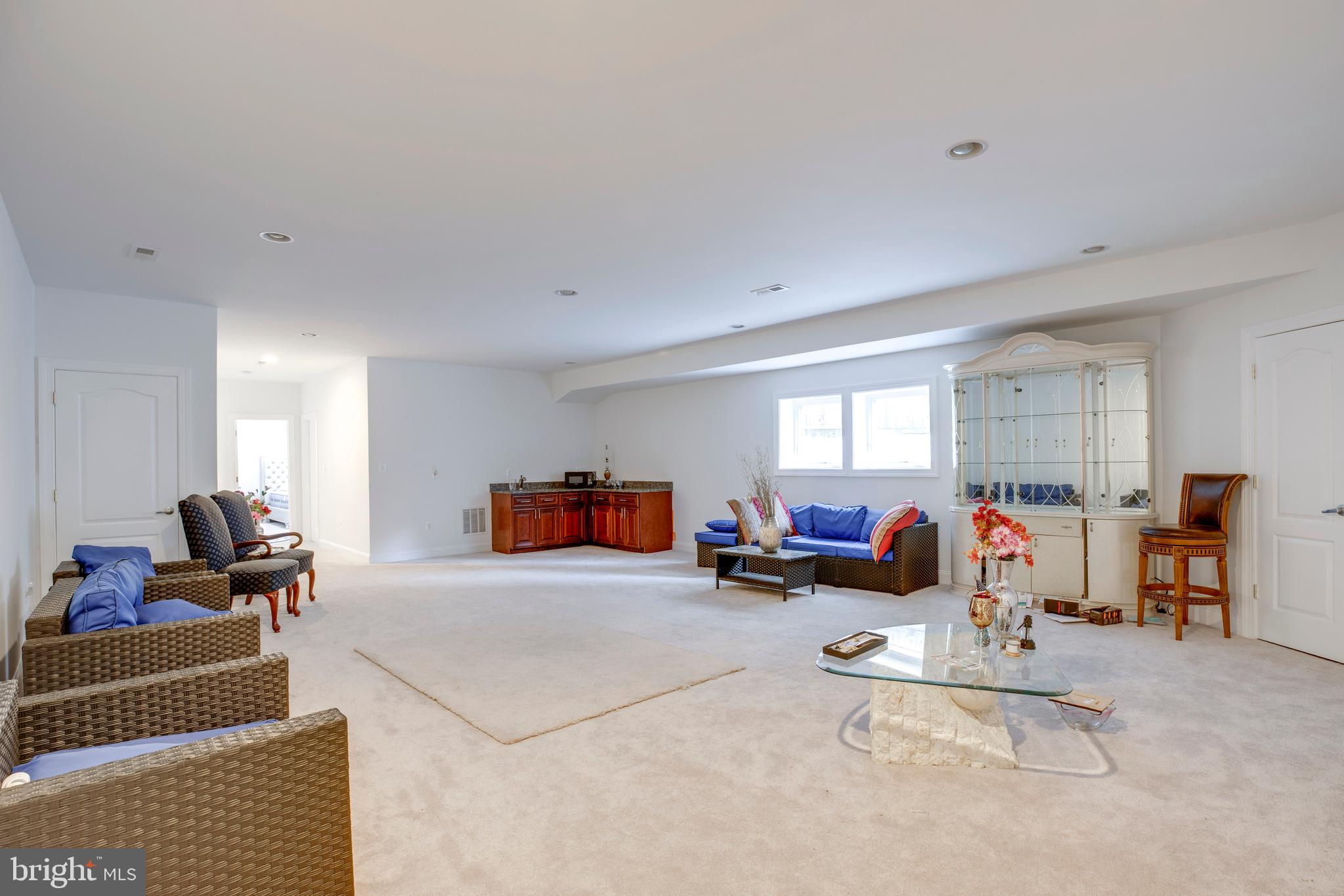 FAIRFAX HEIGHTS - Residential