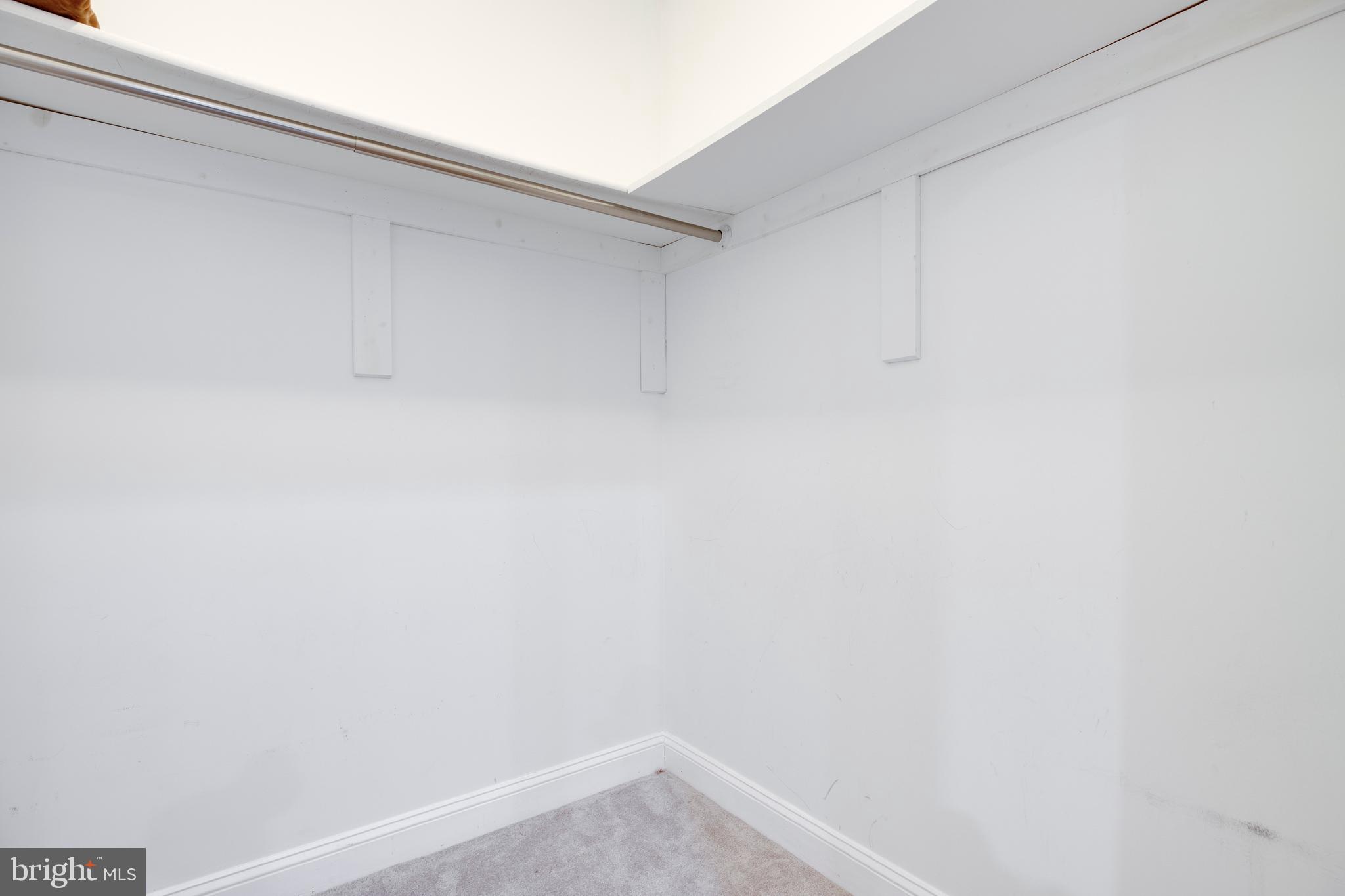 FAIRFAX HEIGHTS - Residential