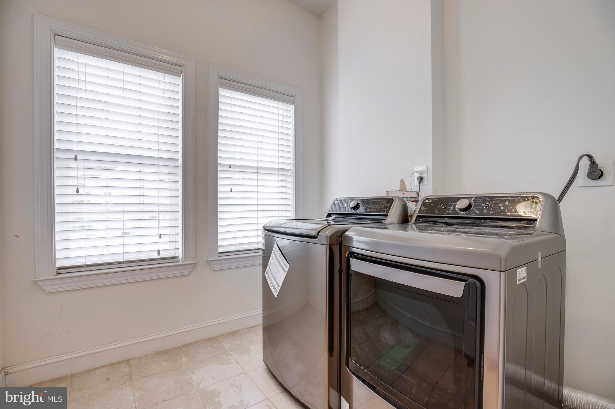 FAIRFAX HEIGHTS - Residential