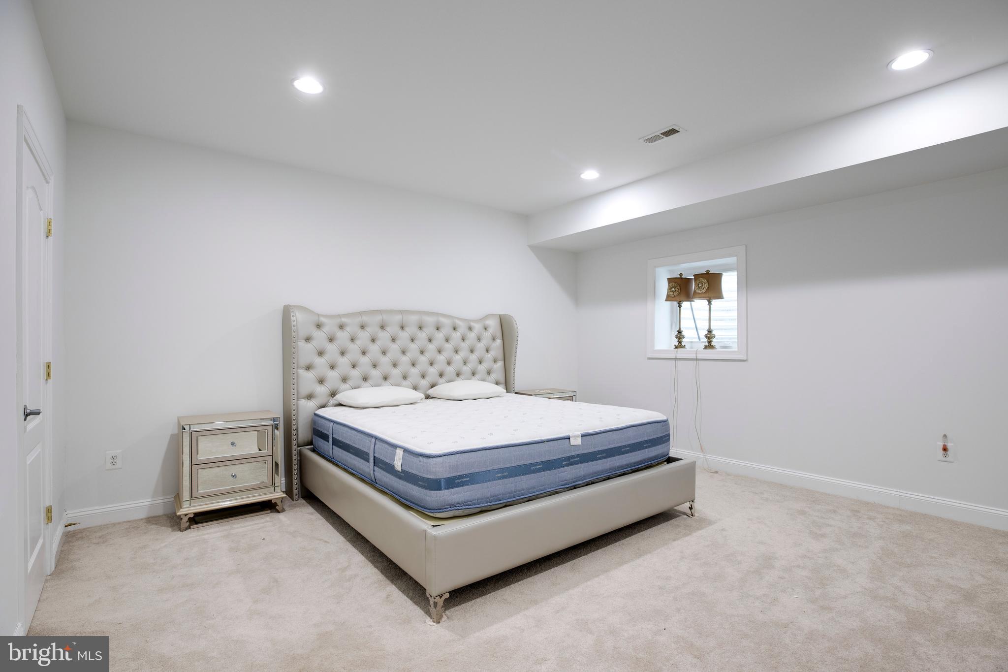 FAIRFAX HEIGHTS - Residential