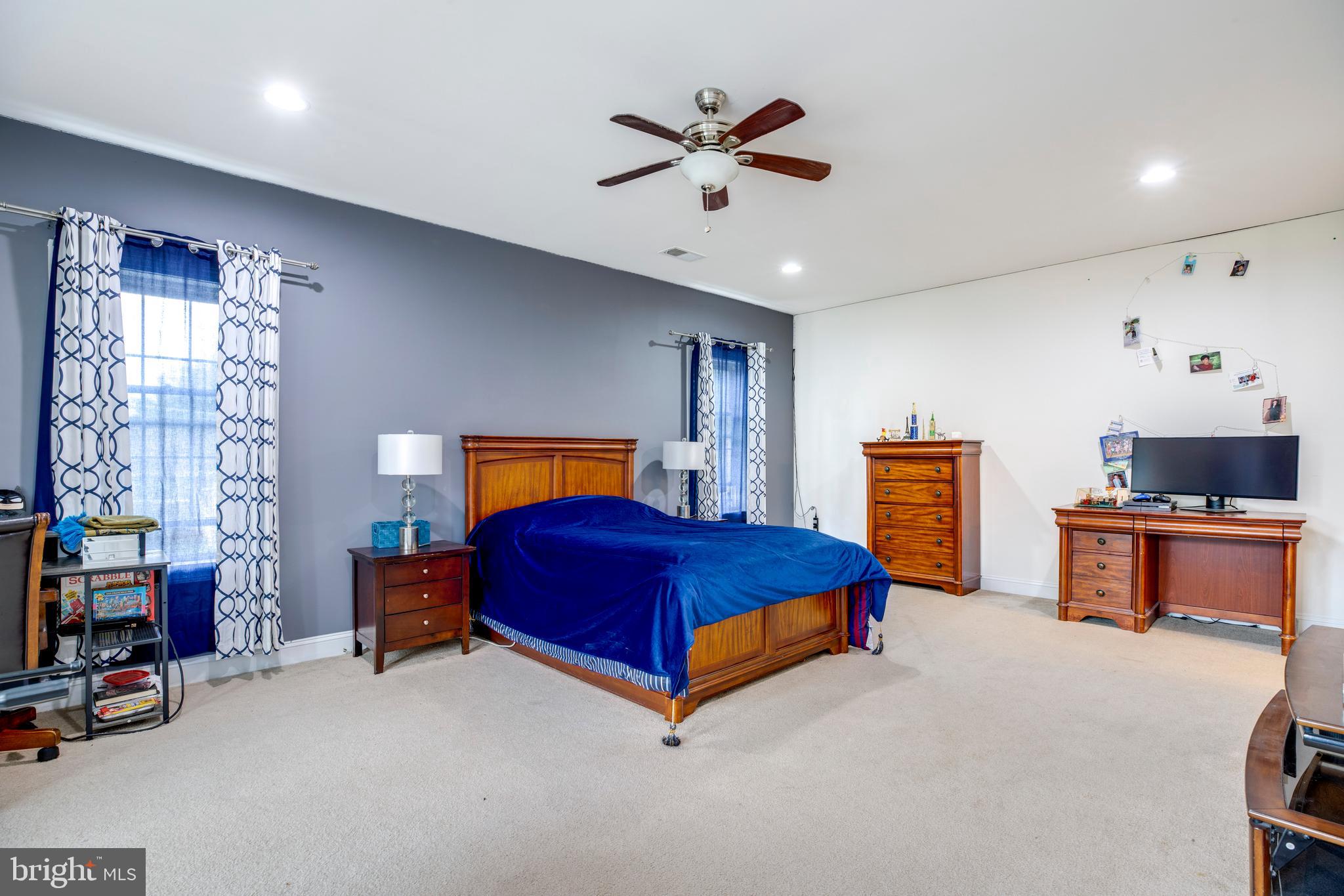 FAIRFAX HEIGHTS - Residential