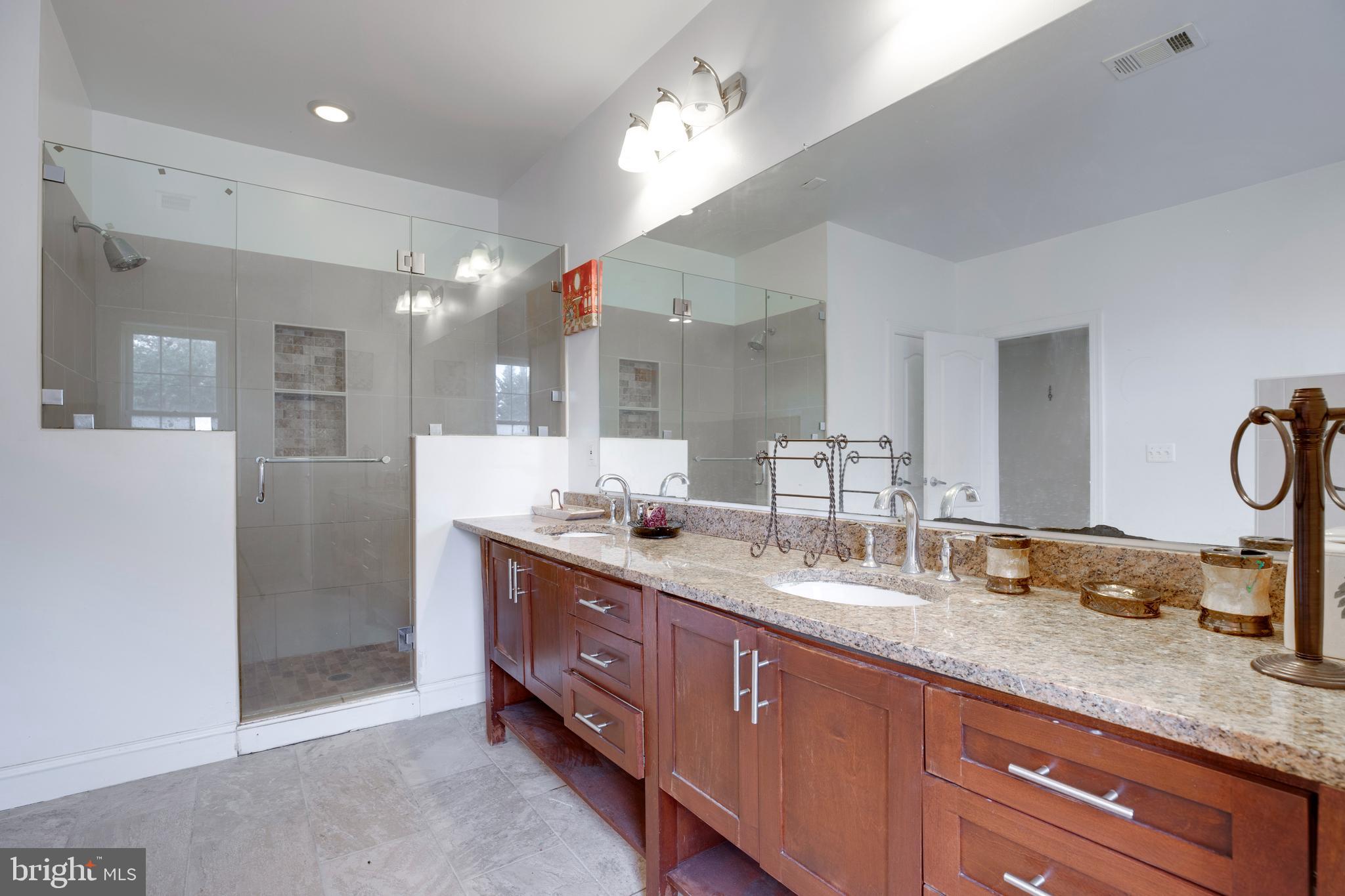 FAIRFAX HEIGHTS - Residential