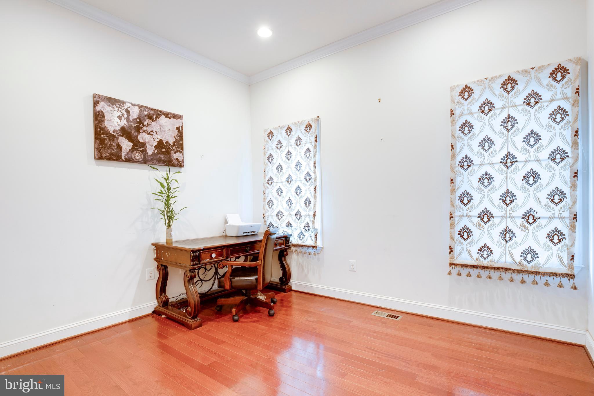 FAIRFAX HEIGHTS - Residential