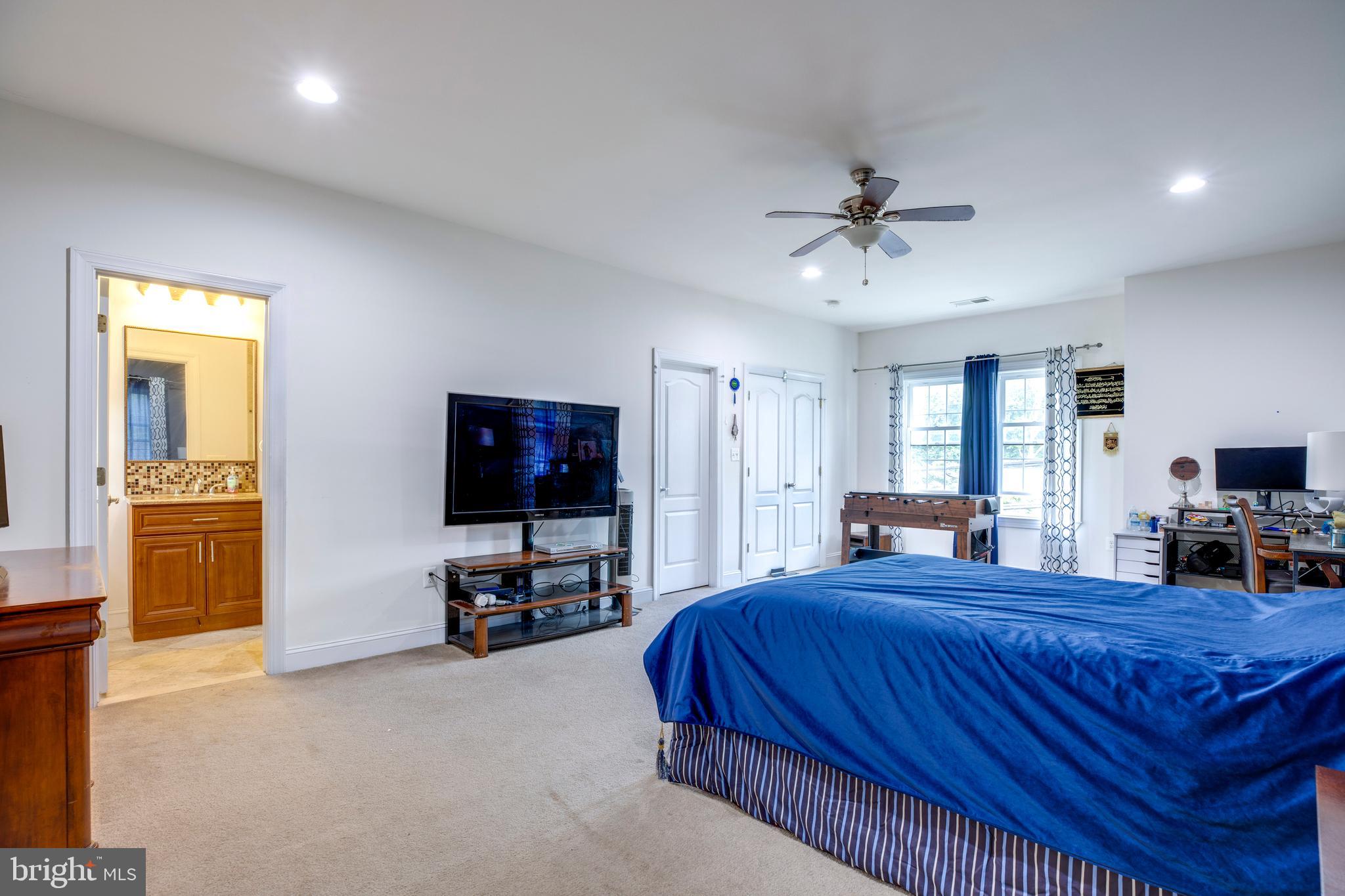 FAIRFAX HEIGHTS - Residential