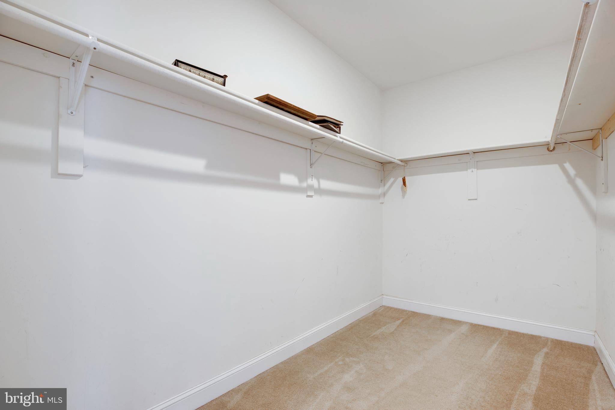 FAIRFAX HEIGHTS - Residential