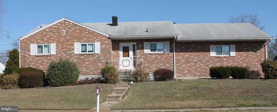 First time available, large rancher w/ an over sized 2 car garage on a corner lot in The Highlands. Features 3 bedrooms, 2 full baths, eat in kitchen, separate dining room, large family room on lower level, enclosed rear porch, patio, replacement windows, 5 yr old HVAC, & plenty of off street parking.  Convenient to BWI & all major routes into Annapolis, Balto & DC.