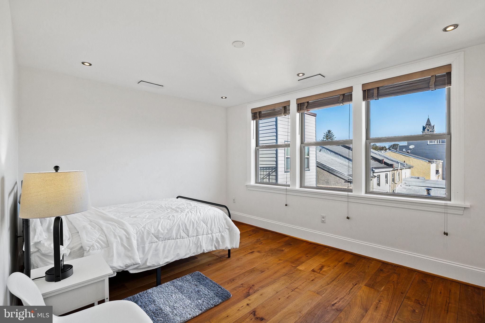 MANAYUNK - Residential