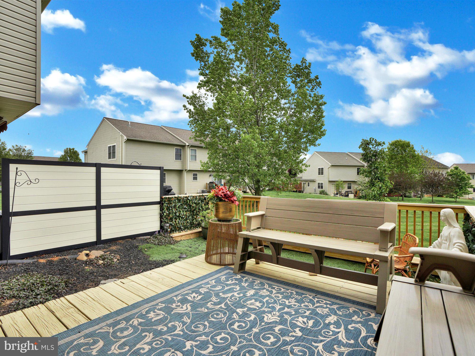 VILLAGE SQUARE COMMONS - Residential