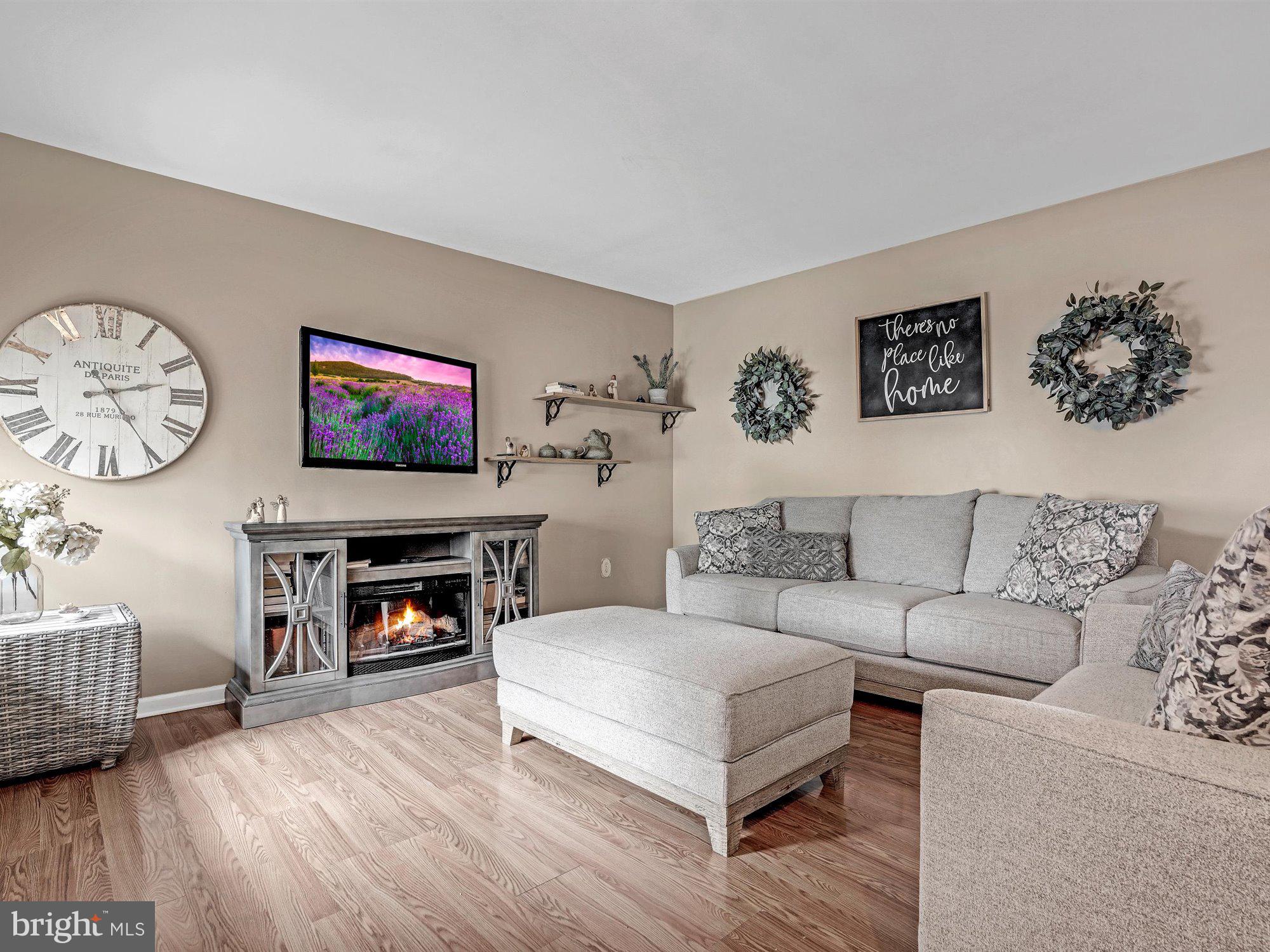 VILLAGE SQUARE COMMONS - Residential