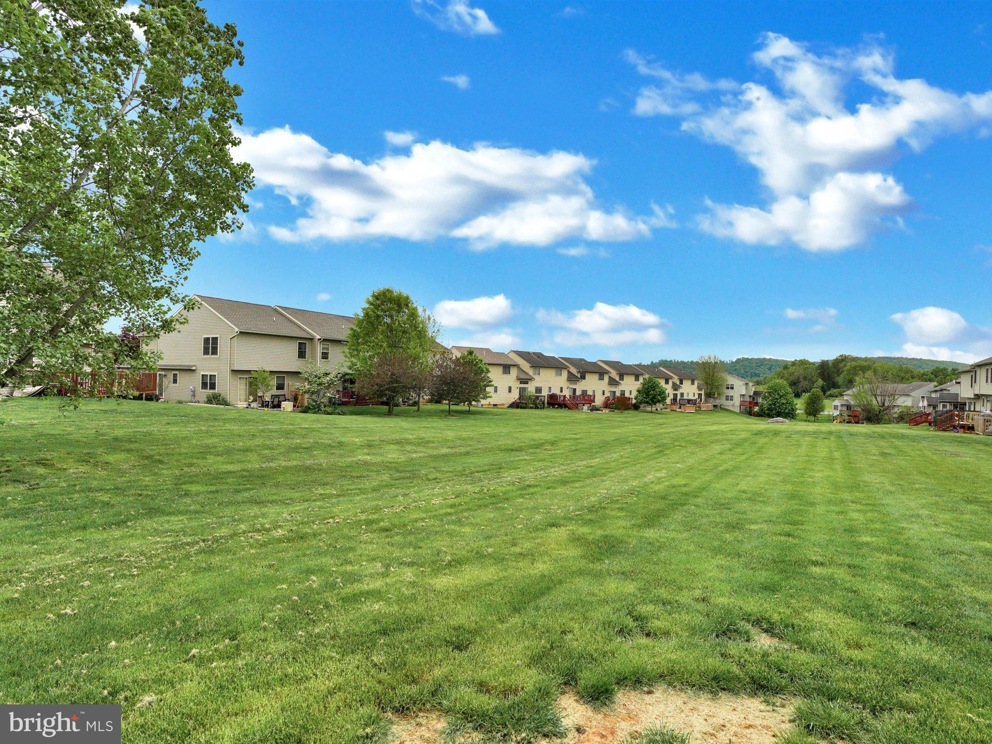 VILLAGE SQUARE COMMONS - Residential