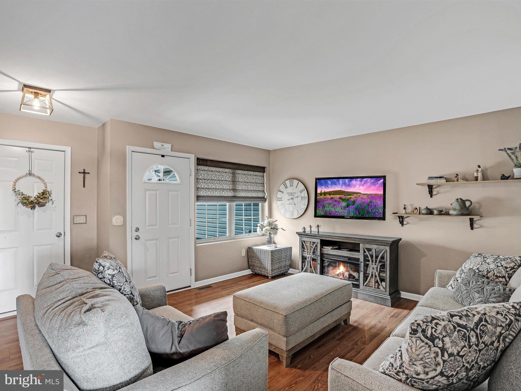 VILLAGE SQUARE COMMONS - Residential