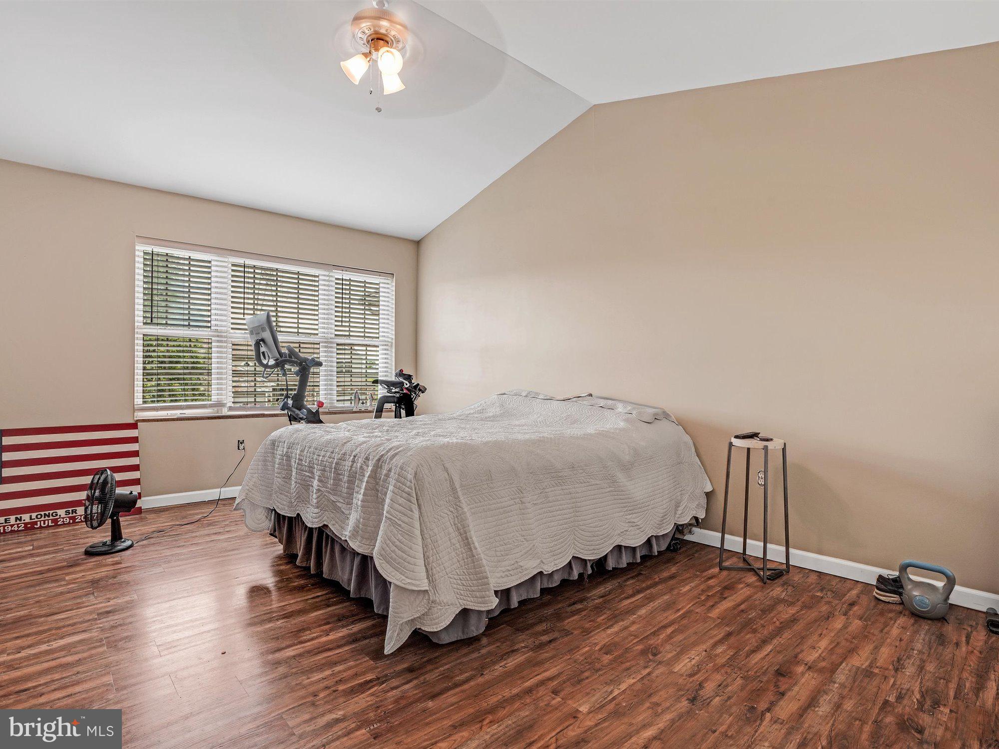 VILLAGE SQUARE COMMONS - Residential