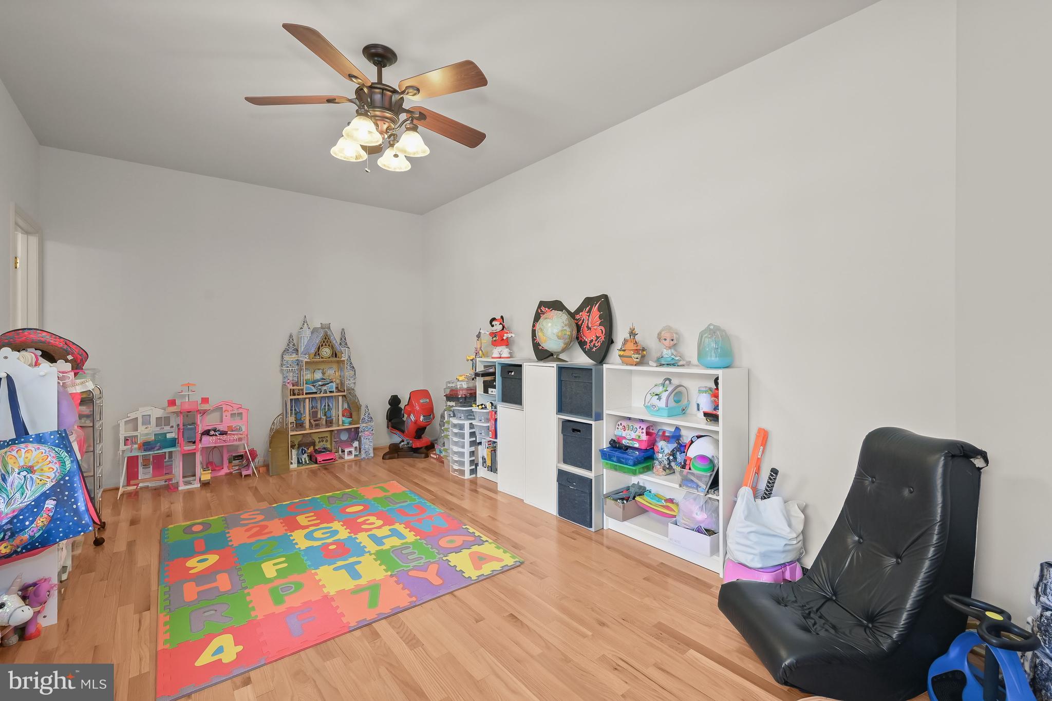 OLD COURT GARDENS - Residential