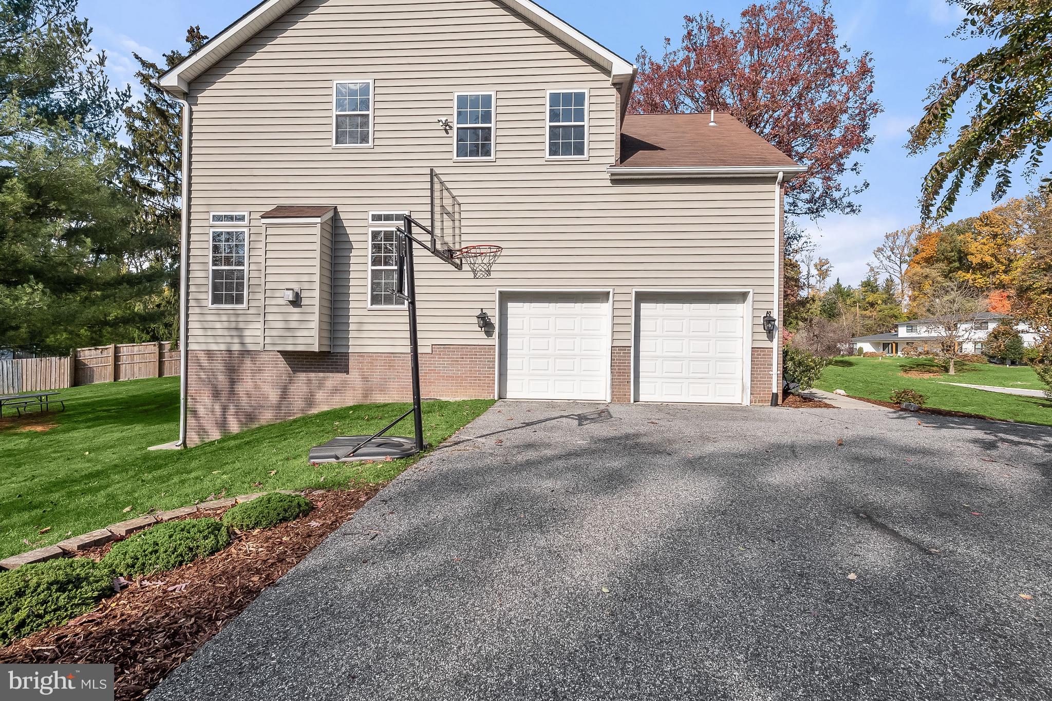 OLD COURT GARDENS - Residential