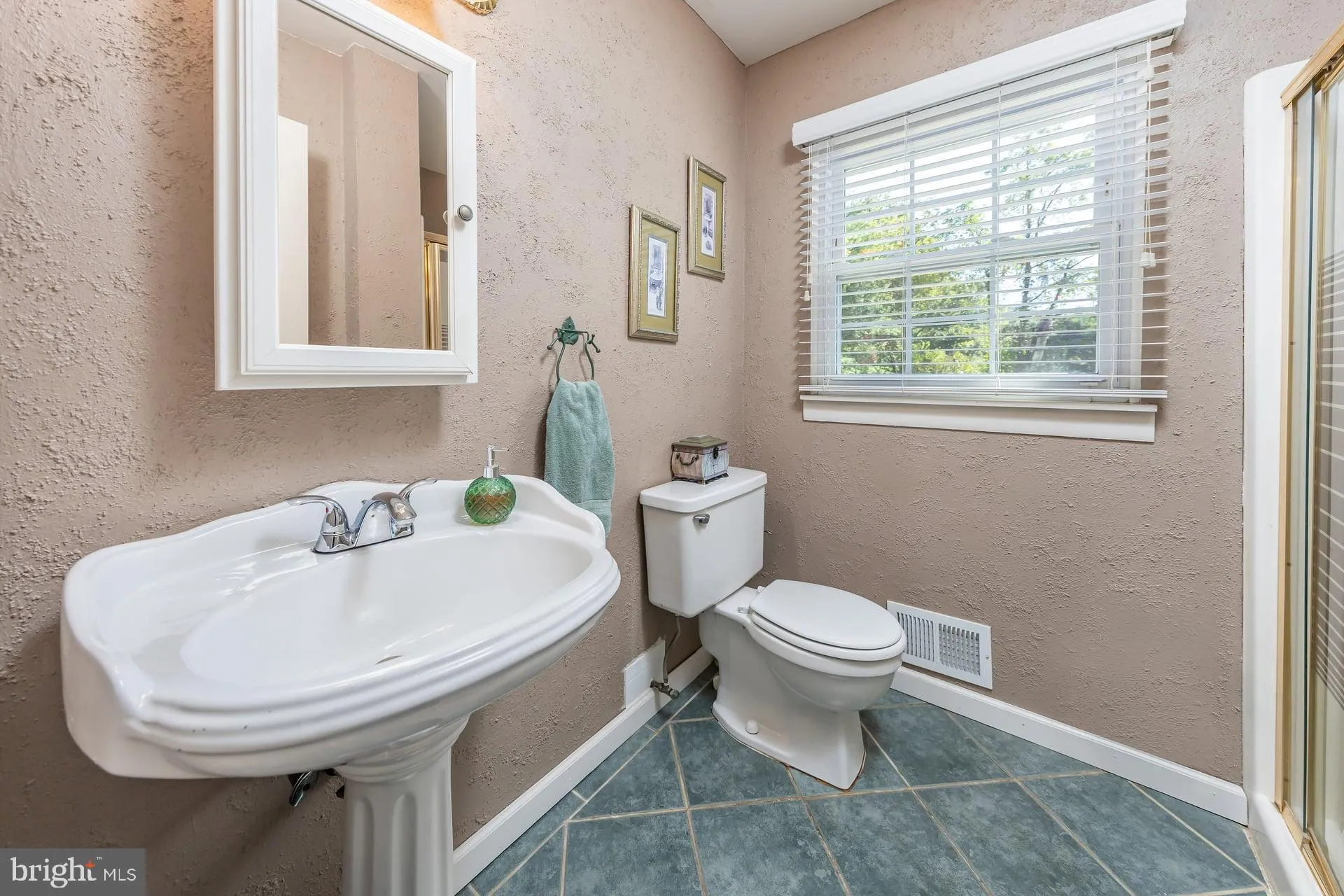 Atco, New Jersey 08004, United States, 4 Bedrooms Bedrooms, ,3 BathroomsBathrooms,Residential,Active,223777