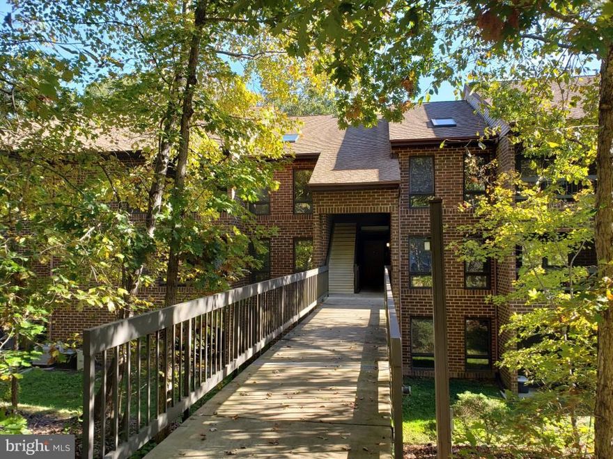 Great Condo Apartment living for a maintenance free life style, Cozy 1BR w/LR, DR and Full MBA. Patio for cook outs. Neutral Paint and Carpet. Shopping, walking trails, tennis and ball fields close by. The Condo association limits dog weight to maximum 25 lbs.