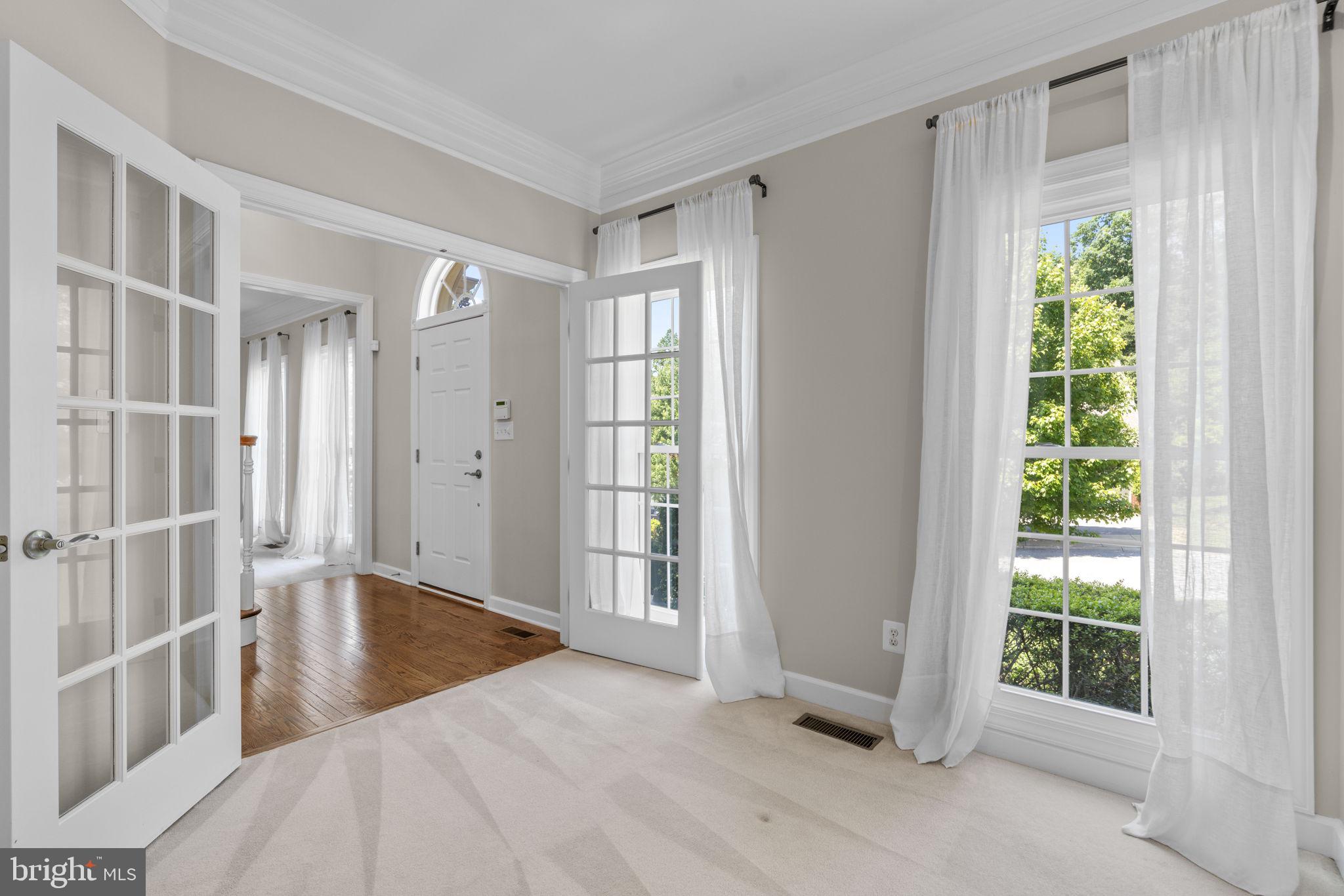 CRESTWOOD - Residential