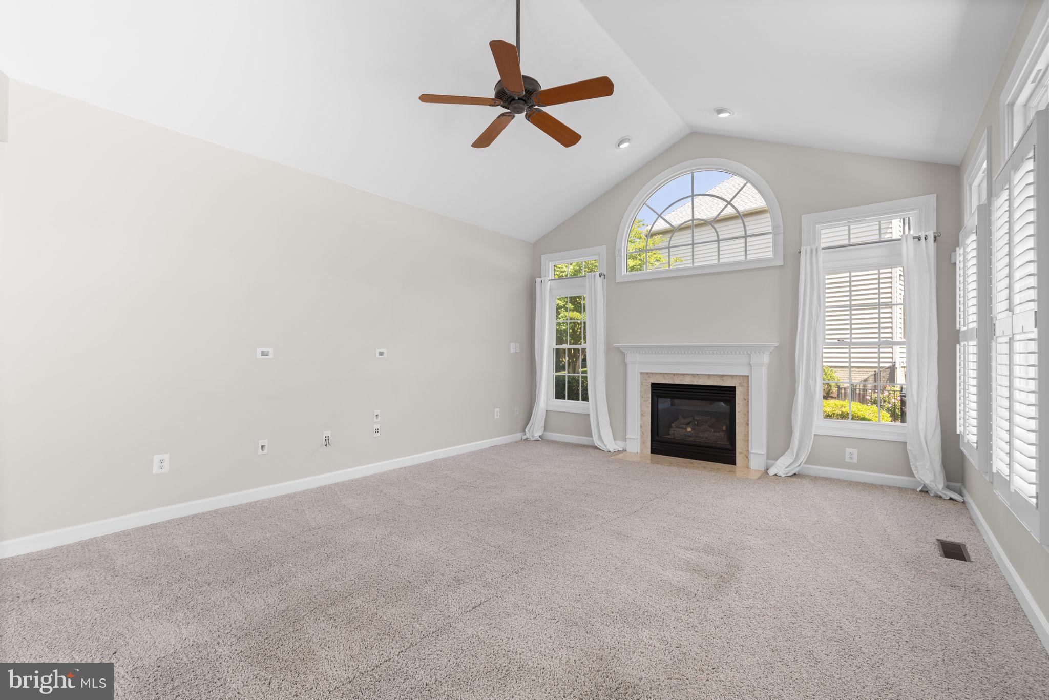 CRESTWOOD - Residential