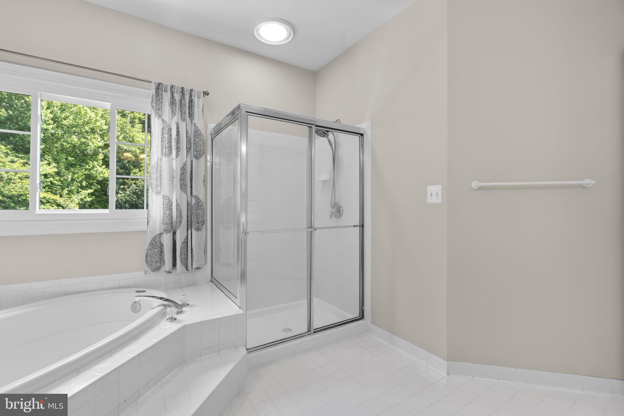 CRESTWOOD - Residential