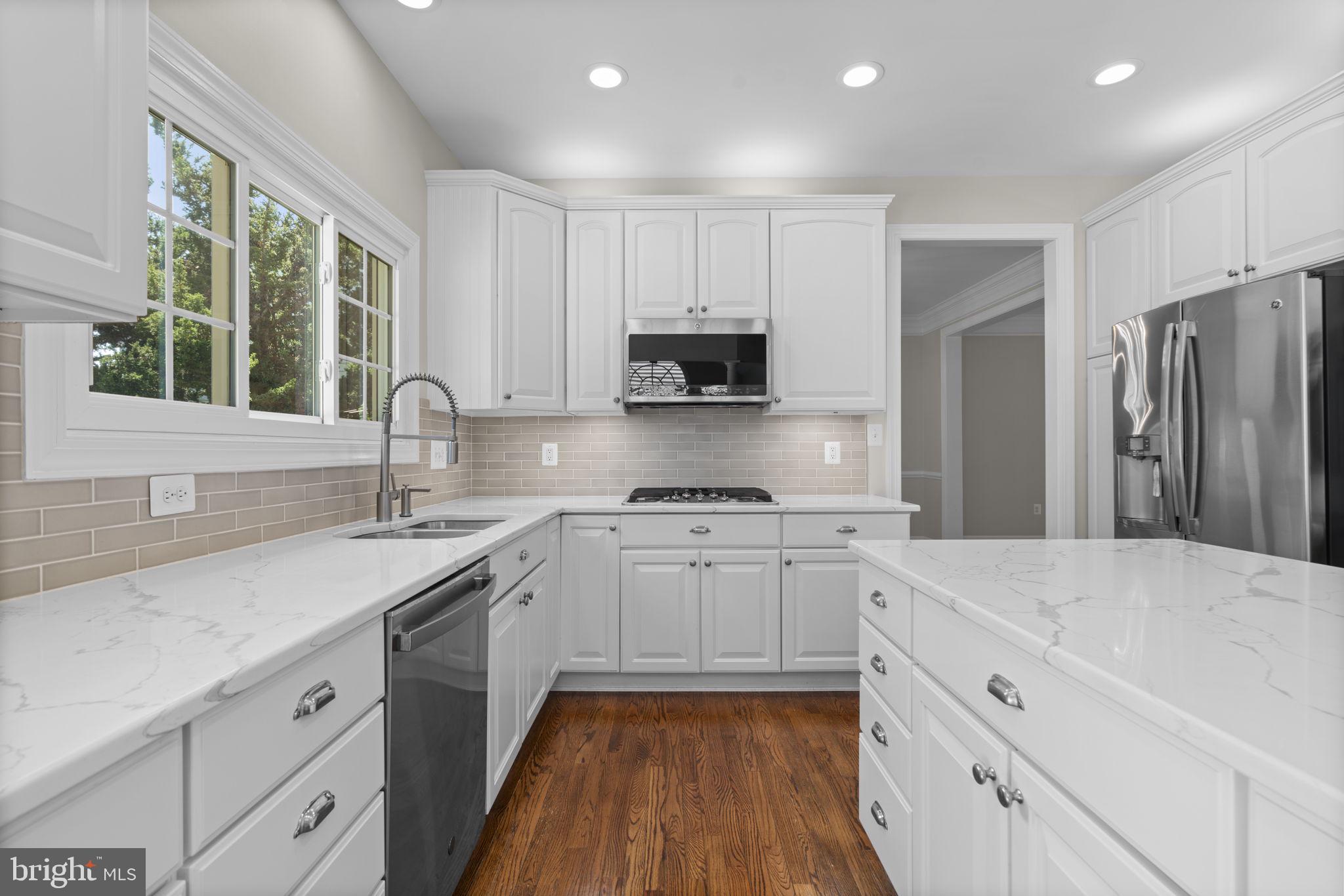 CRESTWOOD - Residential