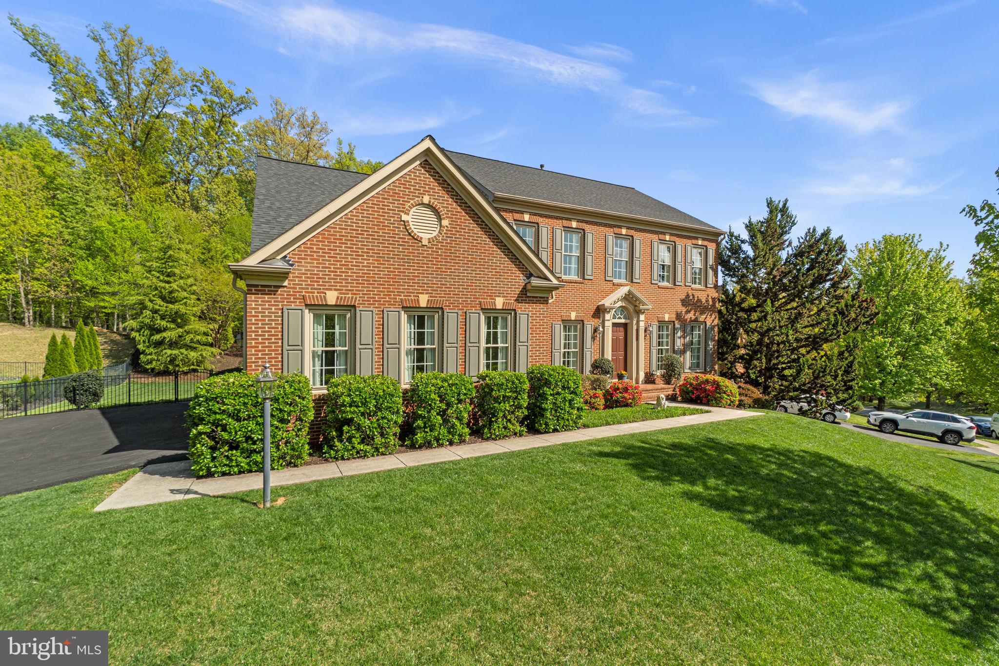 5141 CRESTWOOD LANE