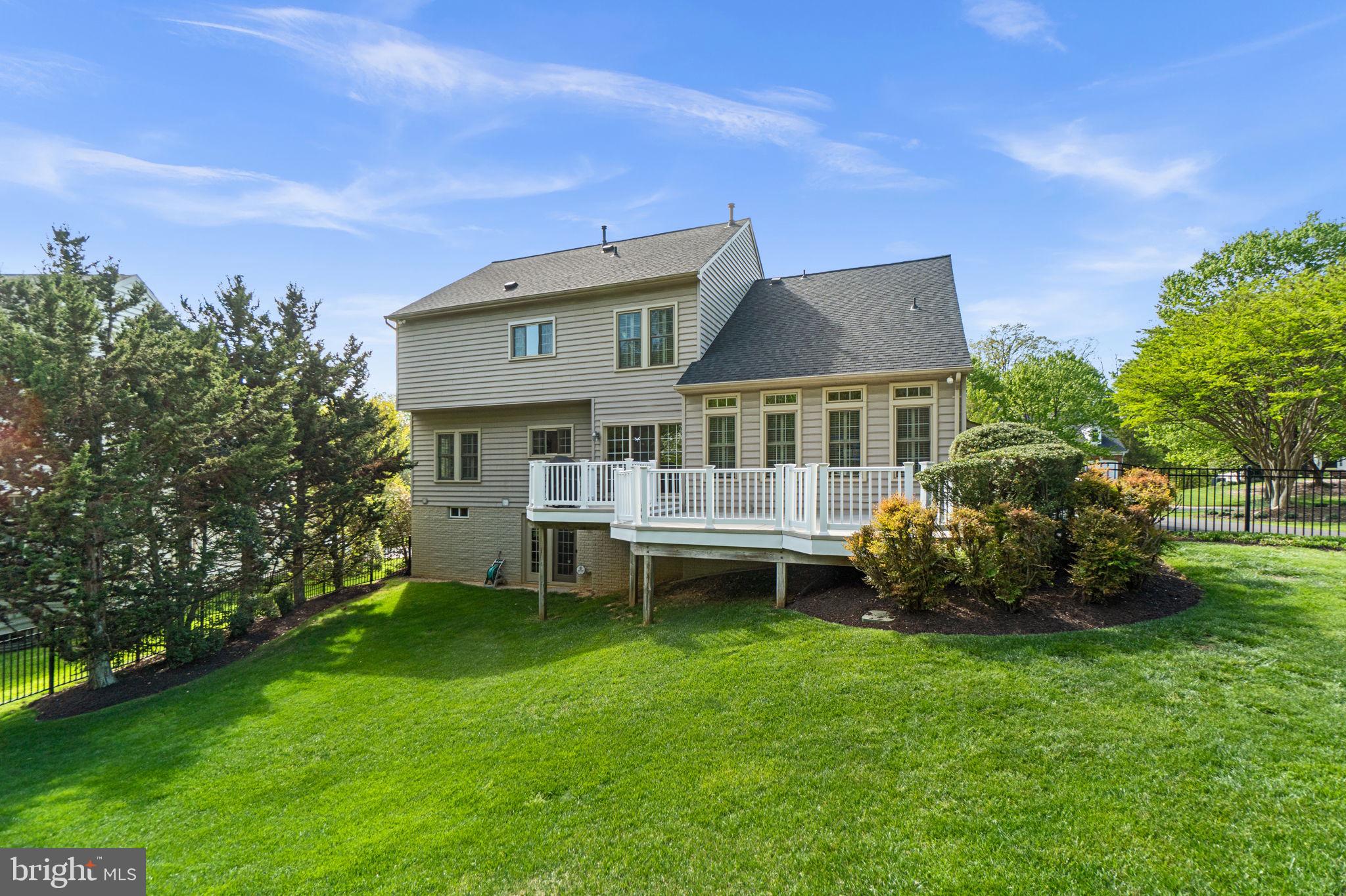 CRESTWOOD - Residential