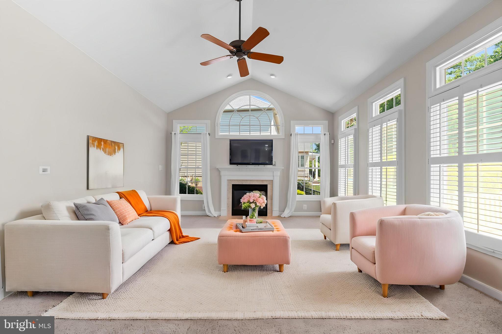 CRESTWOOD - Residential