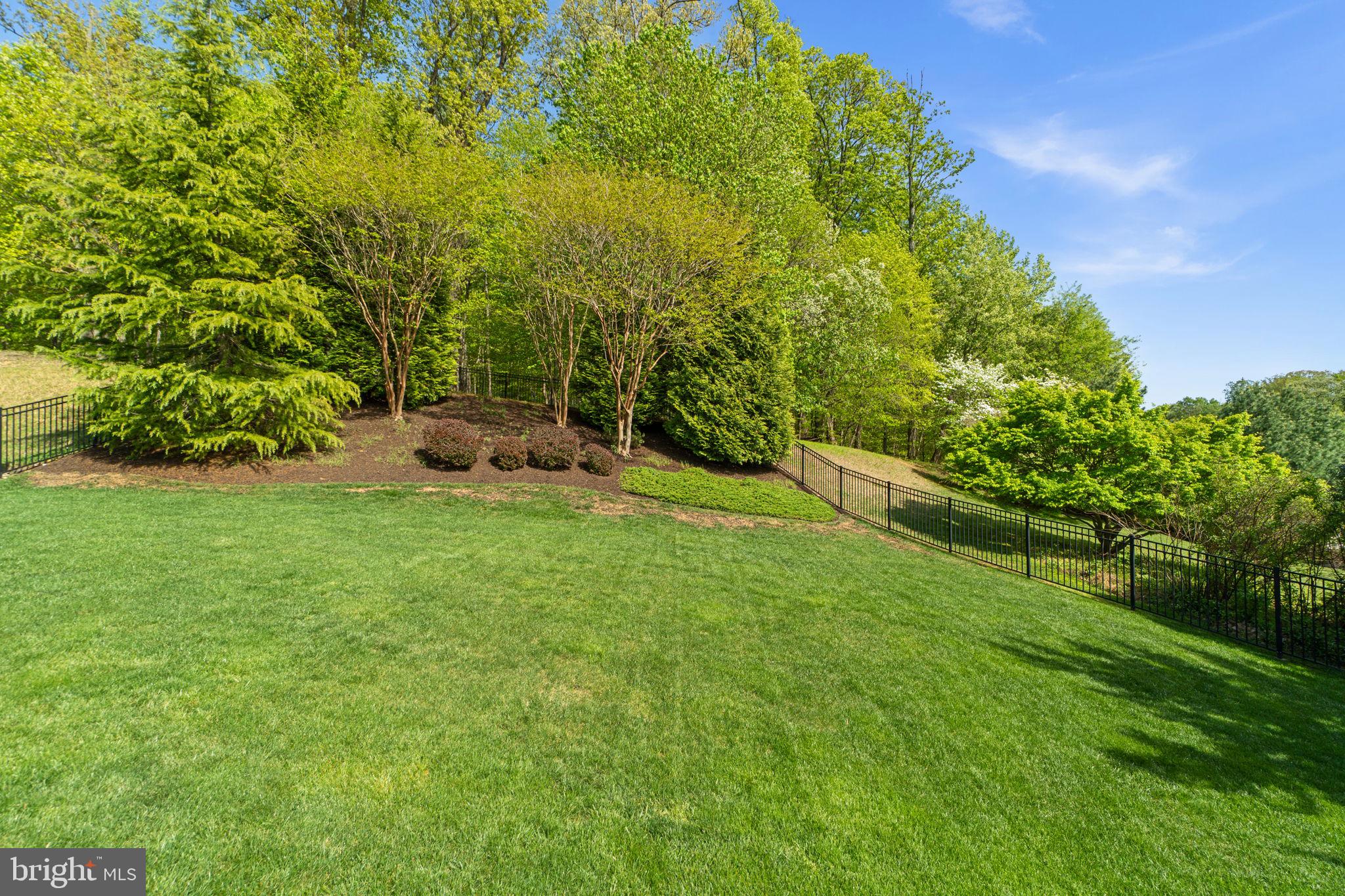 CRESTWOOD - Residential