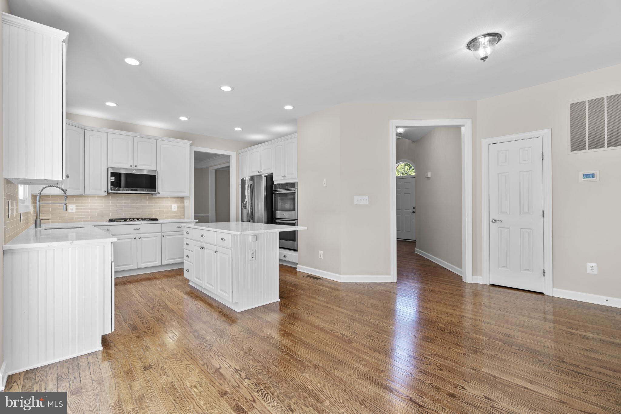 CRESTWOOD - Residential