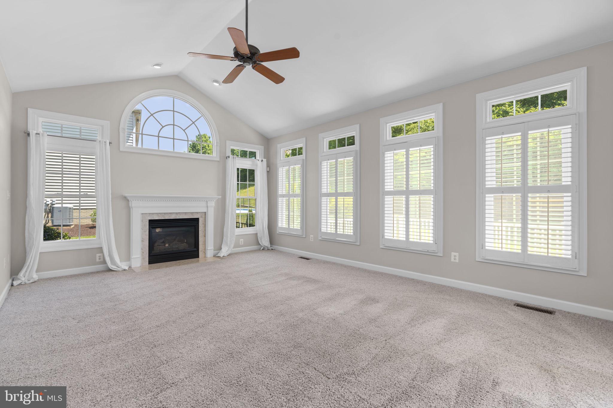 CRESTWOOD - Residential