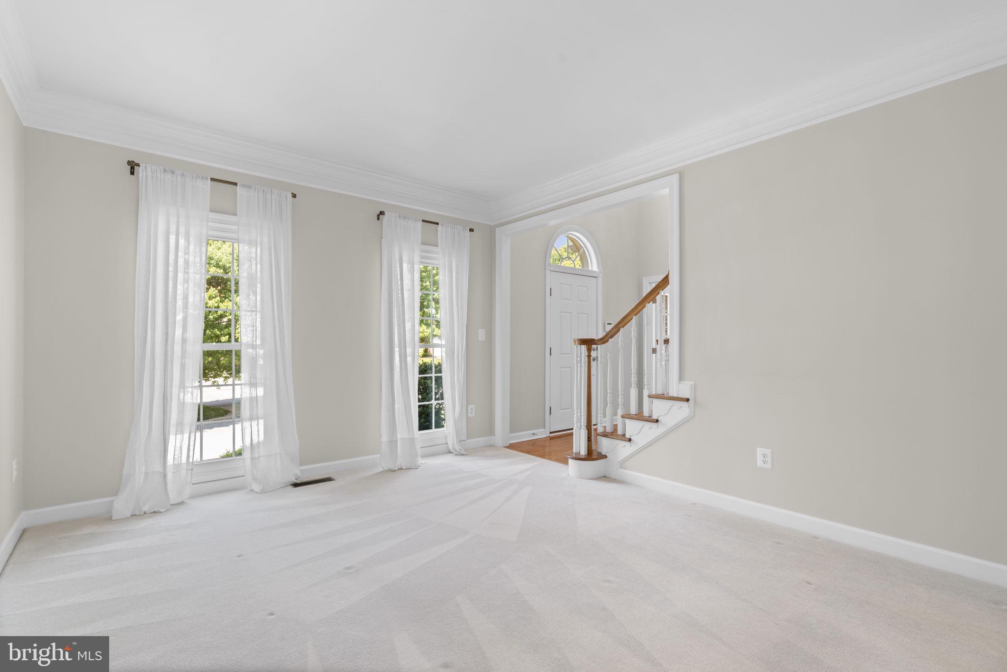 CRESTWOOD - Residential