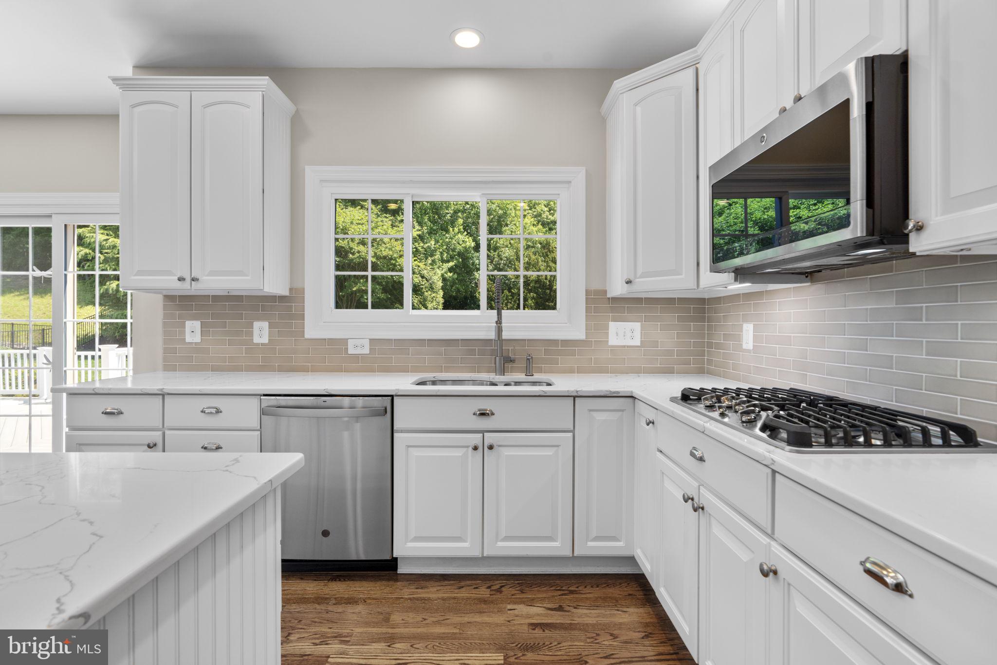 CRESTWOOD - Residential