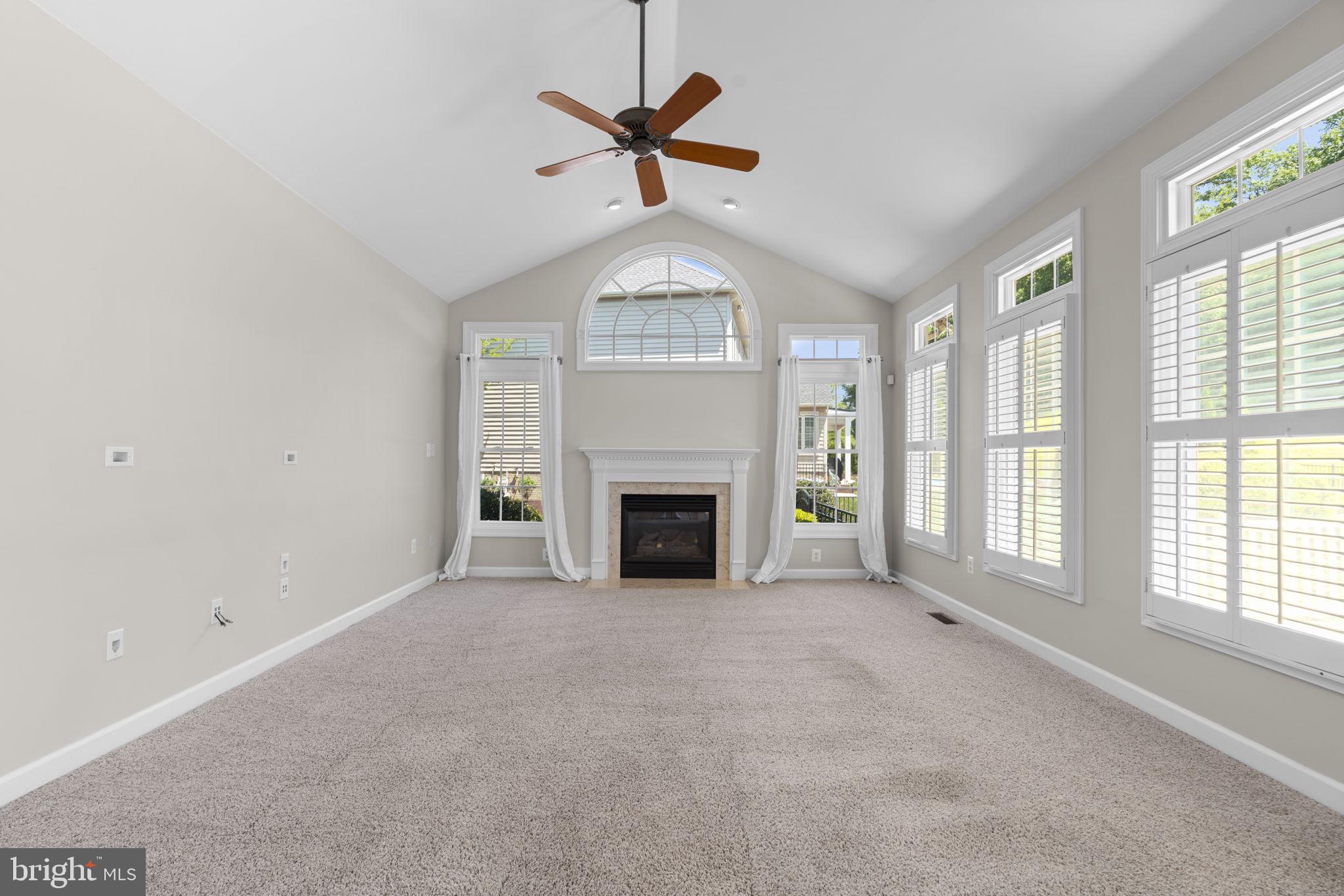 CRESTWOOD - Residential