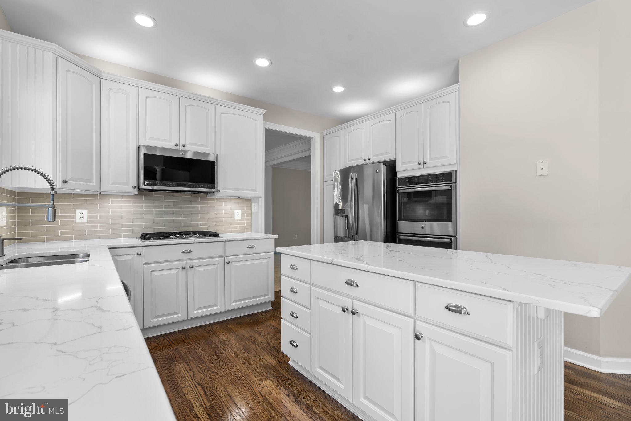 CRESTWOOD - Residential
