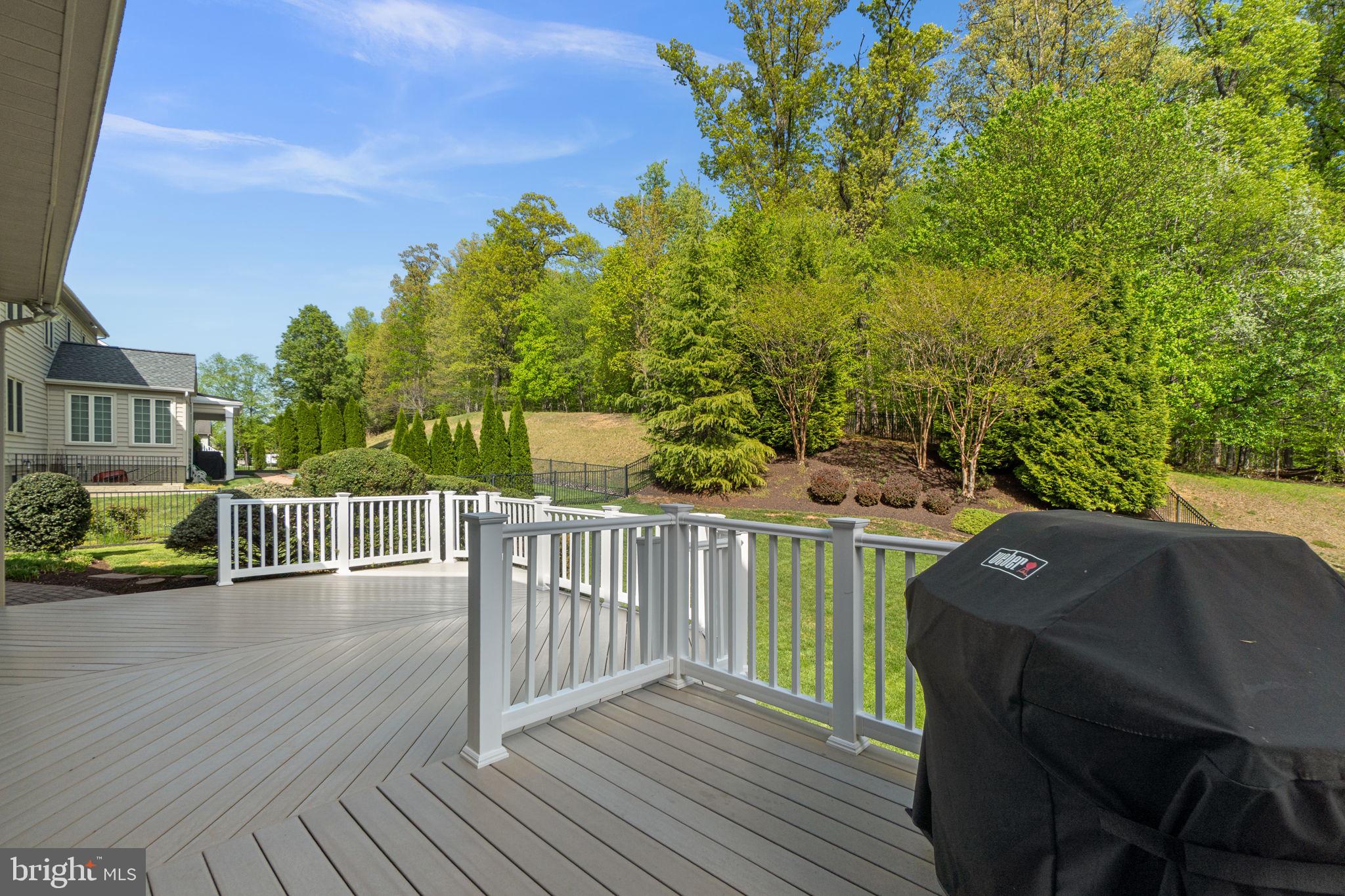 CRESTWOOD - Residential