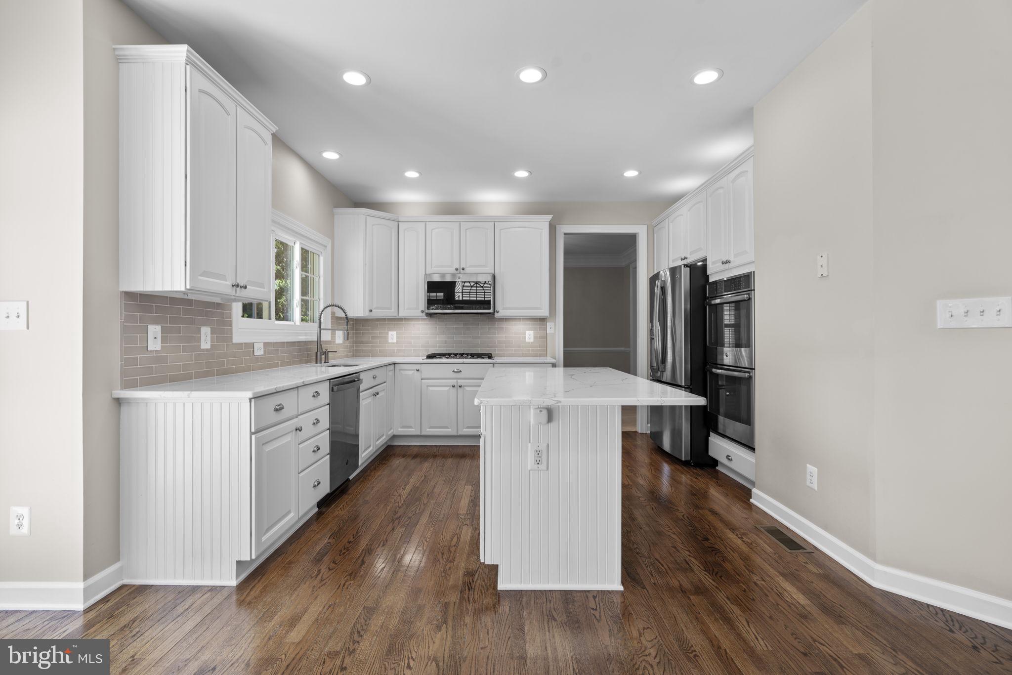 CRESTWOOD - Residential