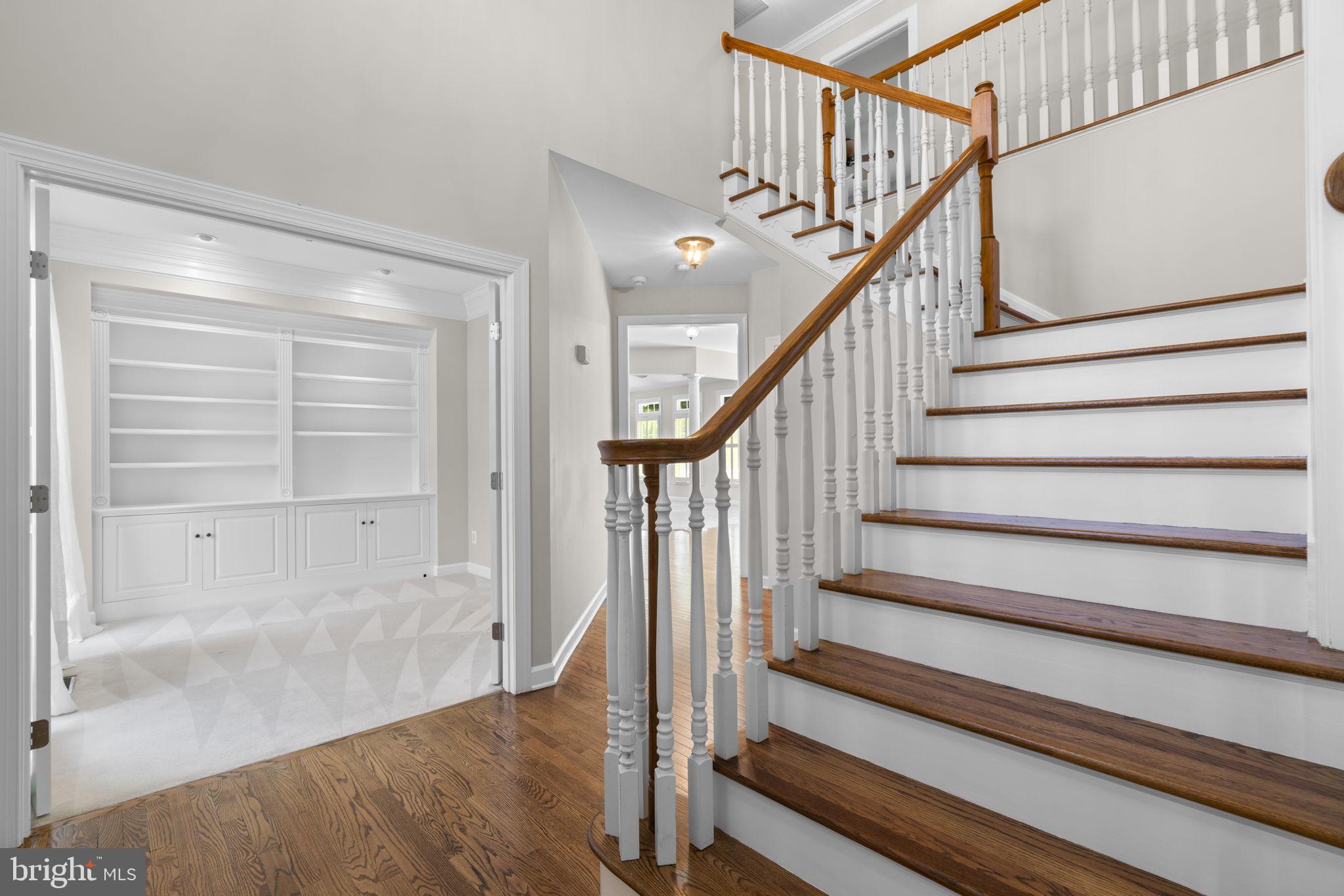 CRESTWOOD - Residential